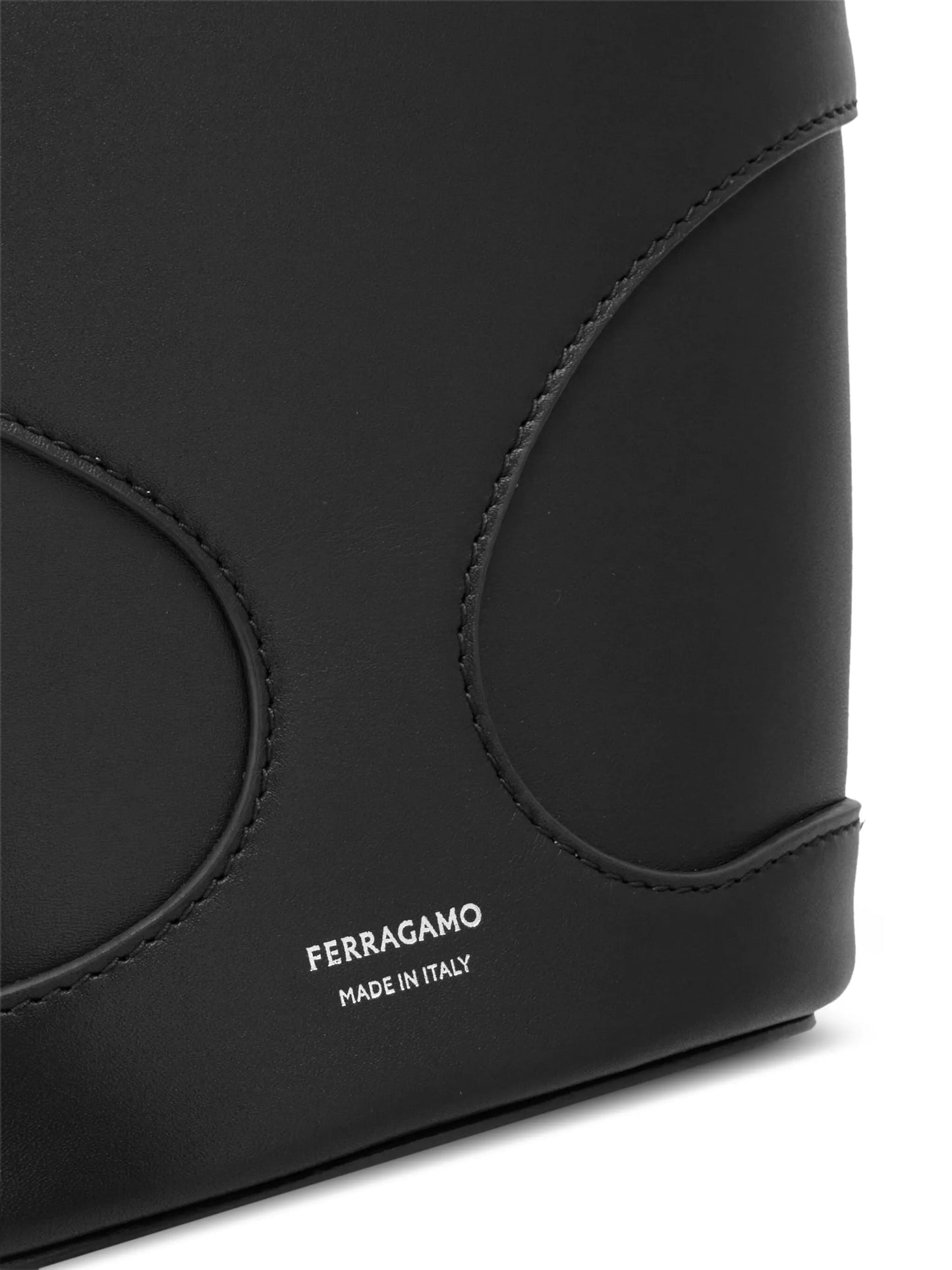Bolso cubo negro