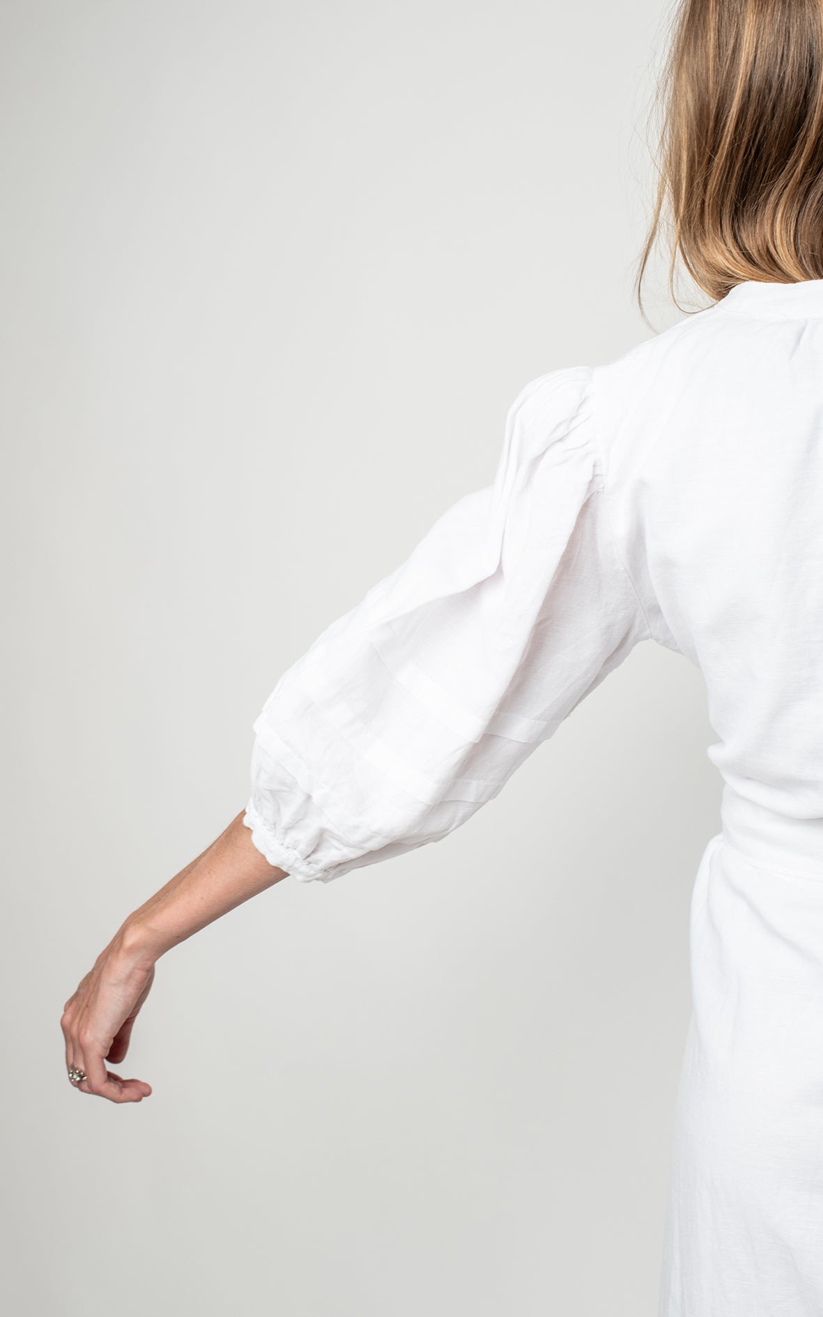 Vestido blanco con cinturón