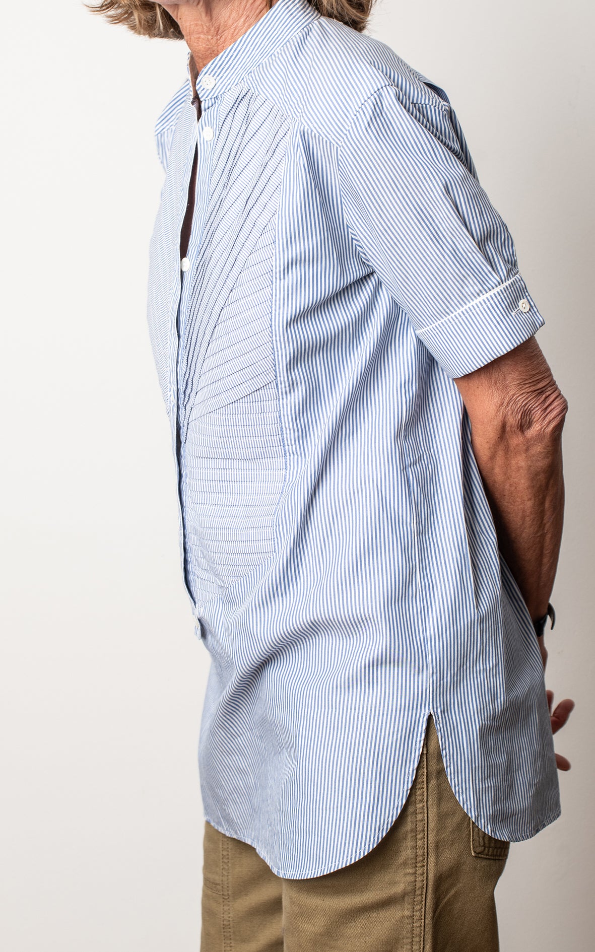 Camisa azul de rayas manga corta