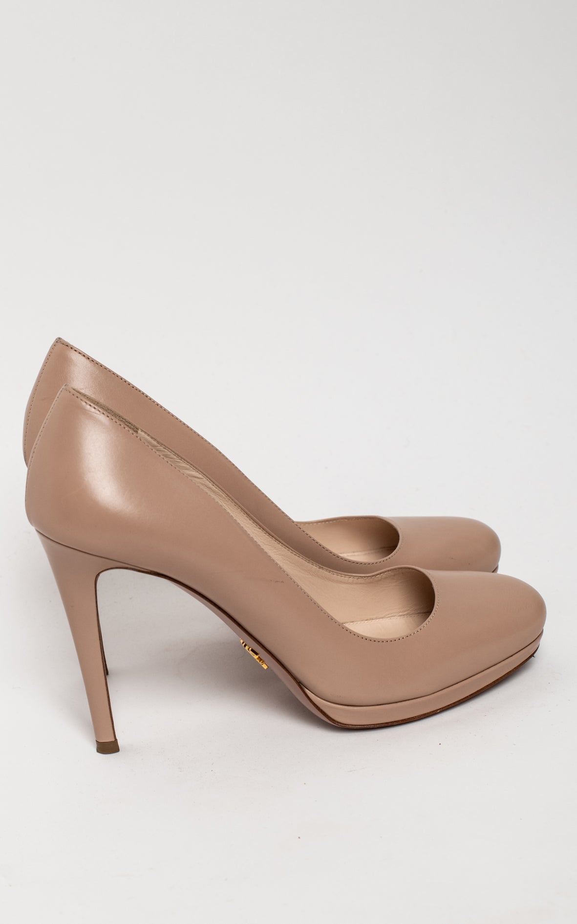 Salones de piel beige