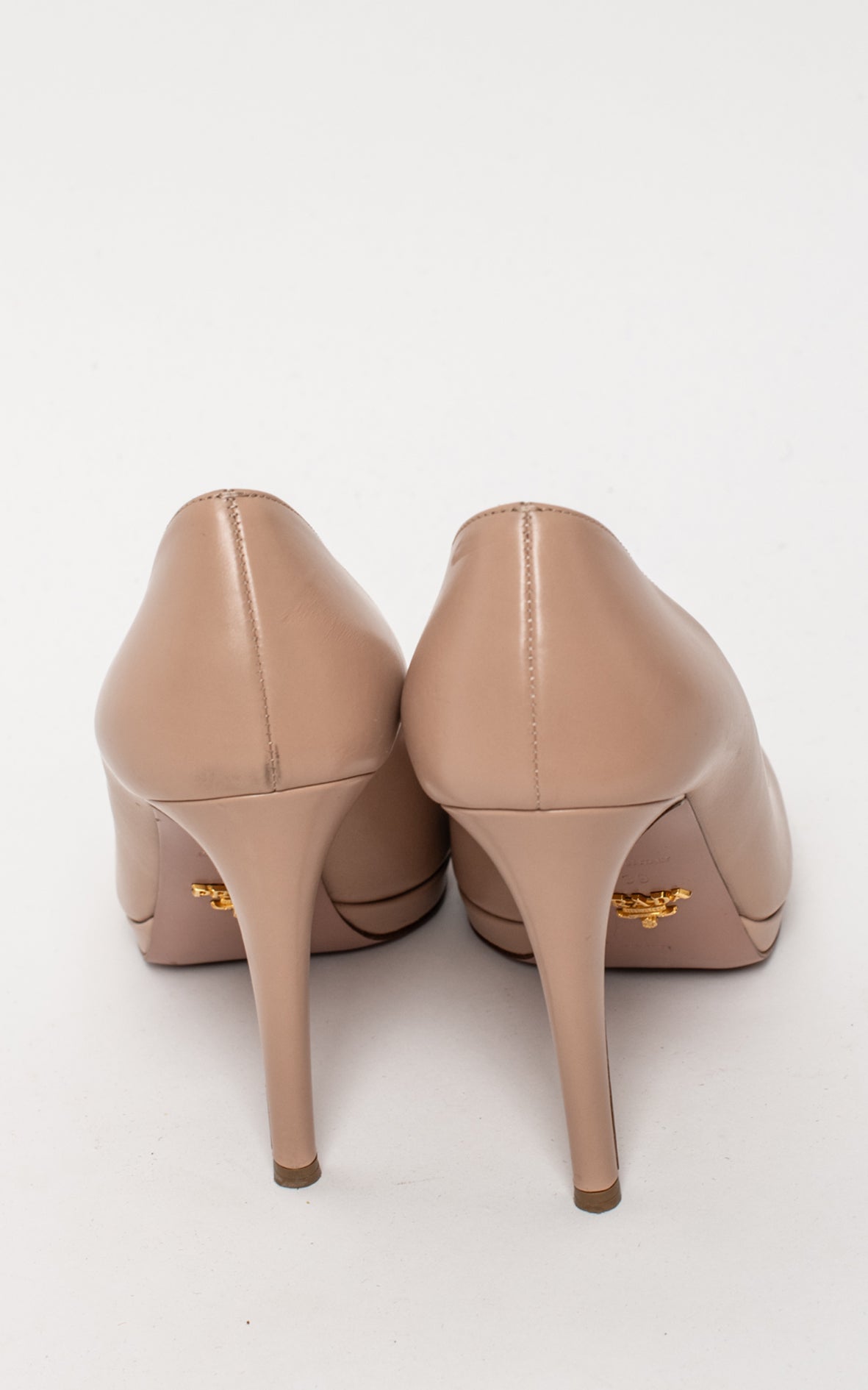 Salones de piel beige
