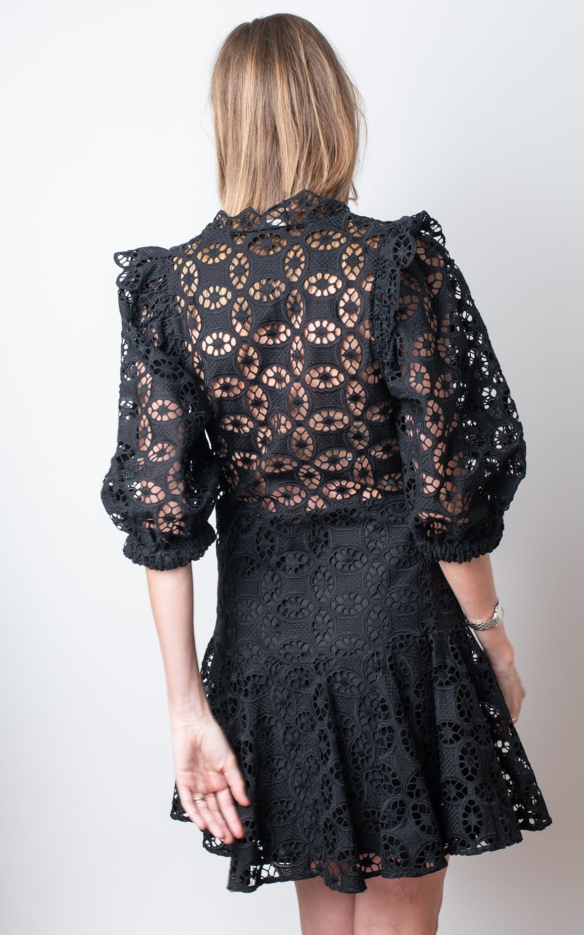 Vestido negro encaje