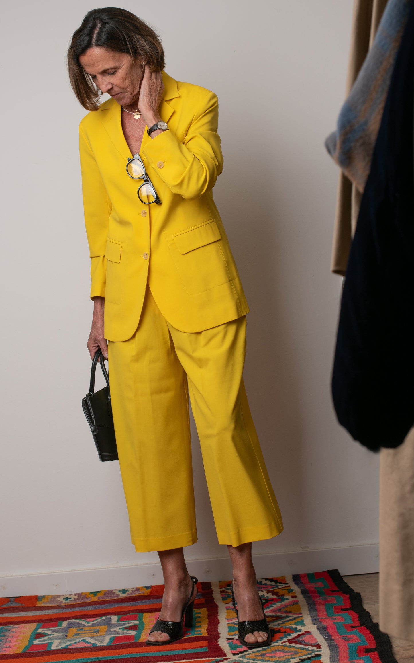 Traje de chaqueta amarillo