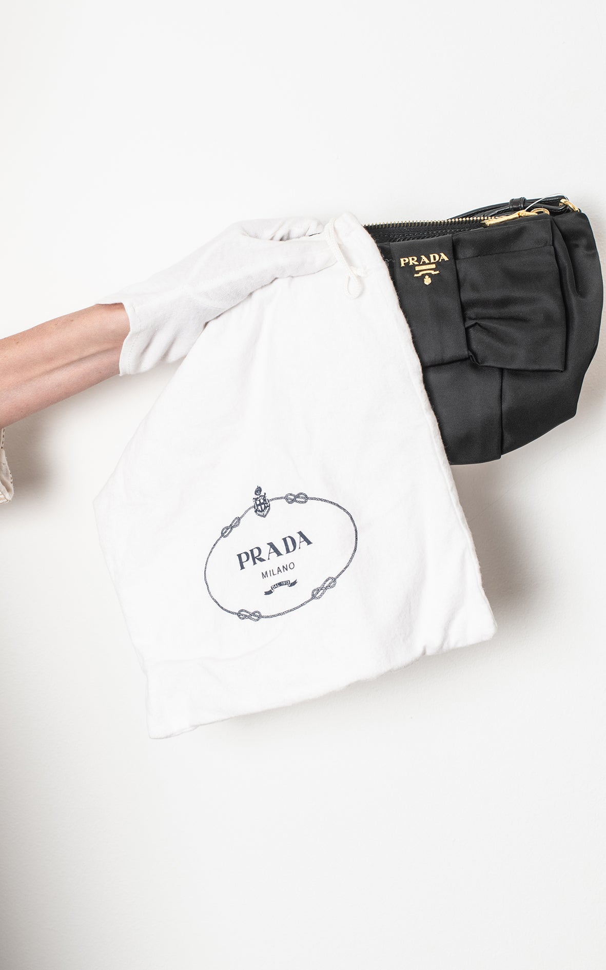 Pochette negra