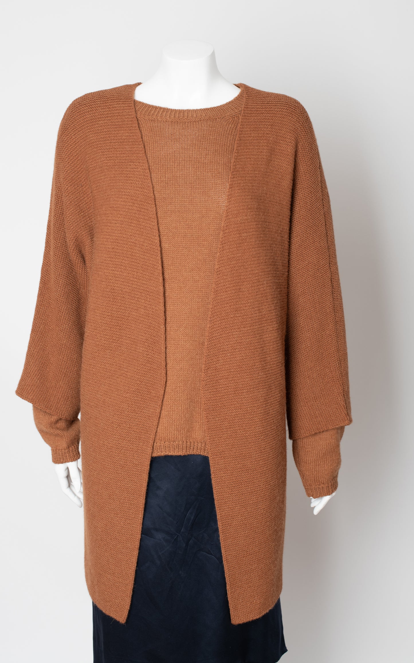 Jersey marrón con chaqueta de alpaca