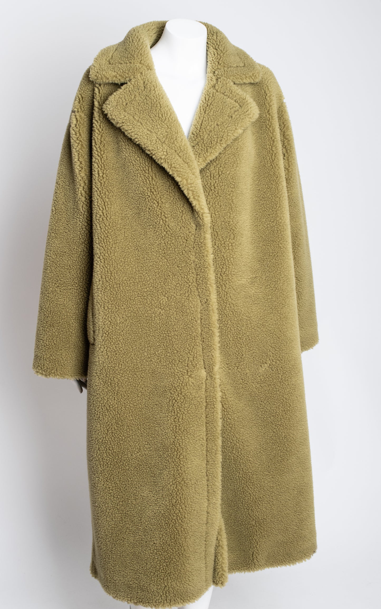 Abrigo verde peluche