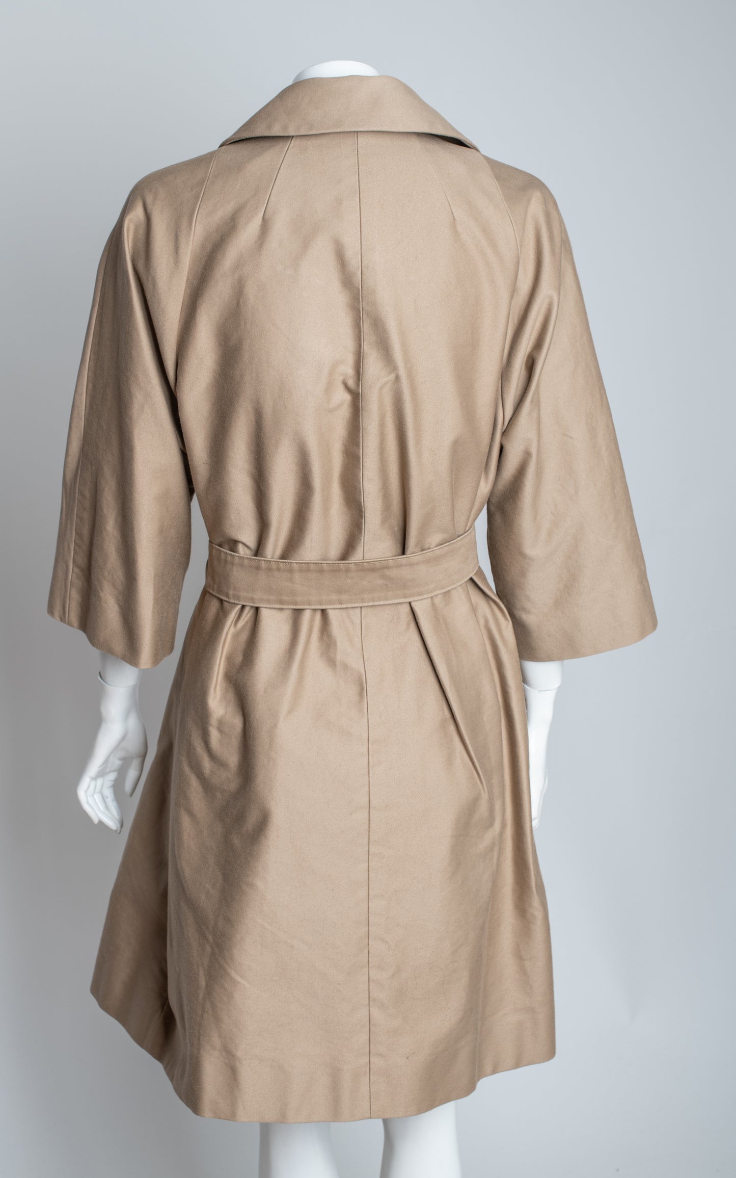 Gabardina/abrigo camel forro seda