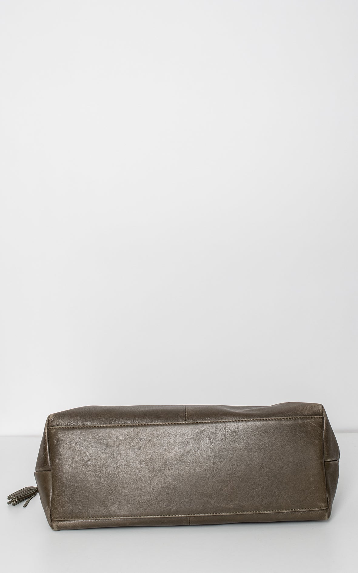 Bolso de piel verde caqui
