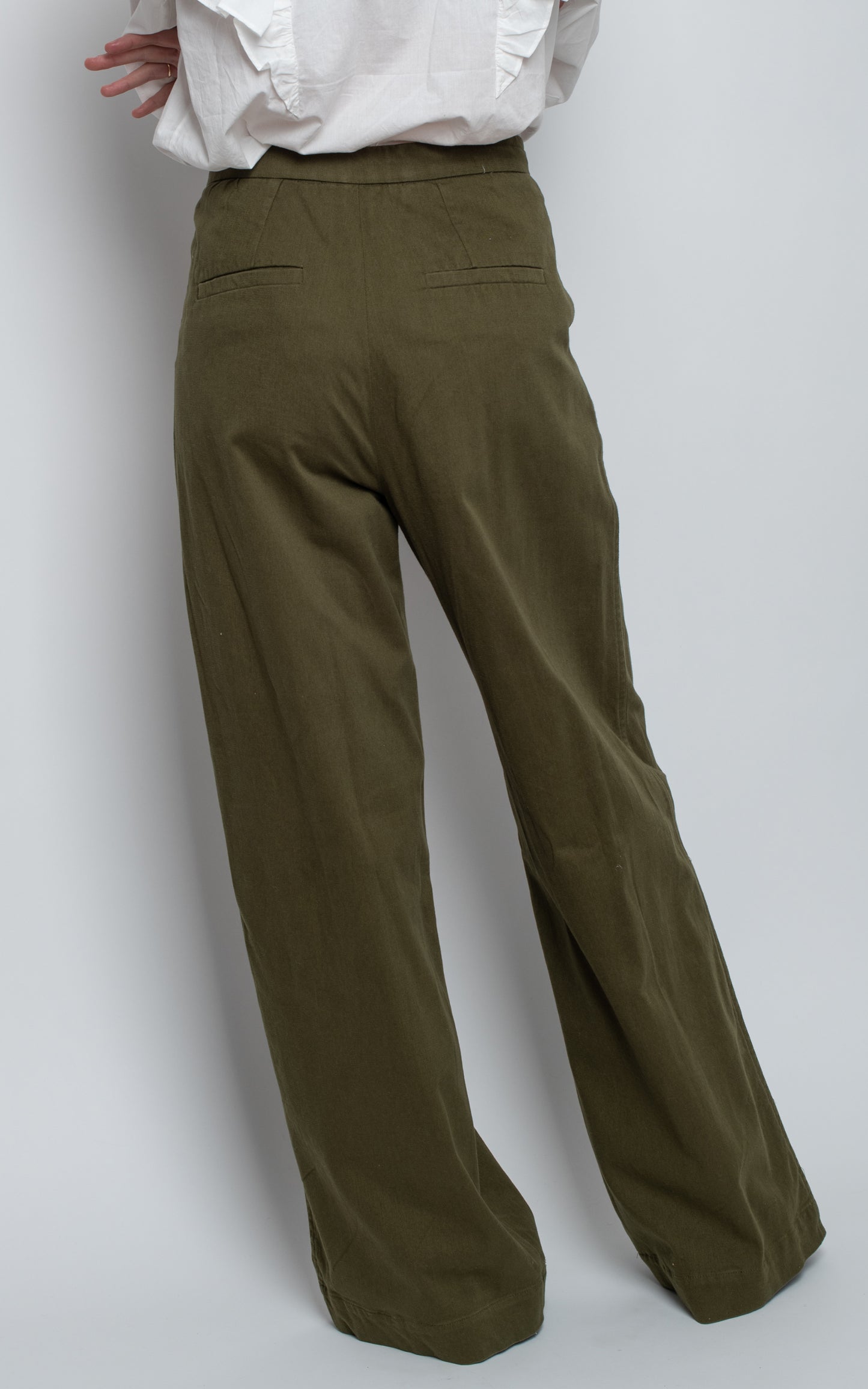 Pantalones pata ancha verdes