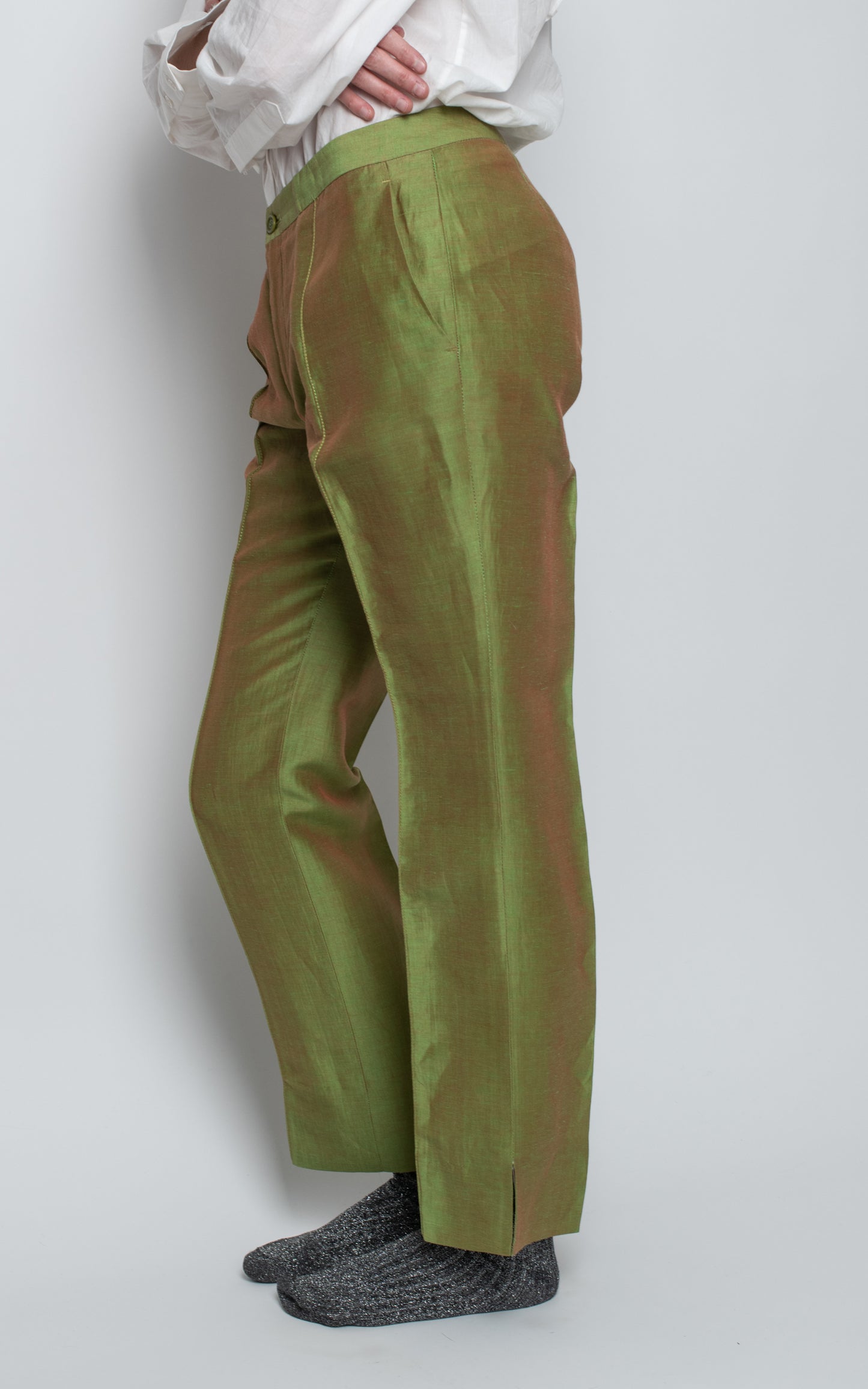 Pantalon verde seda salvaje