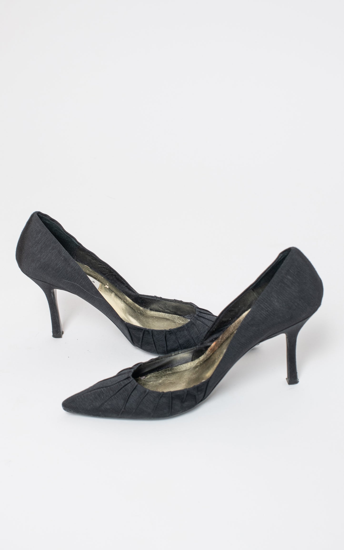 Zapatos negros de punta