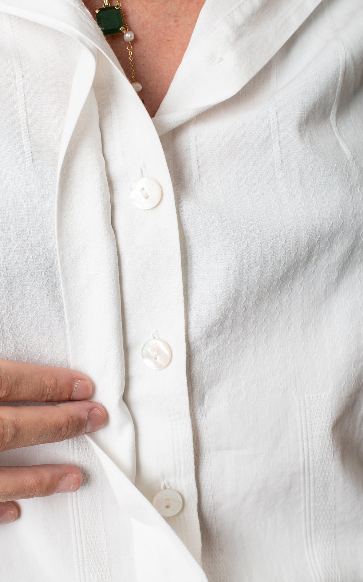 Camisa blanca sin mangas