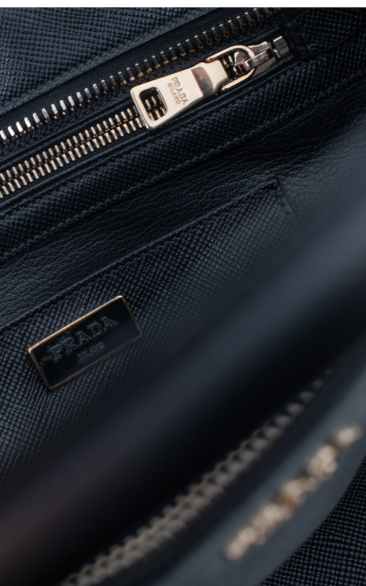 Bolso Saffiano negro 3 cremalleras