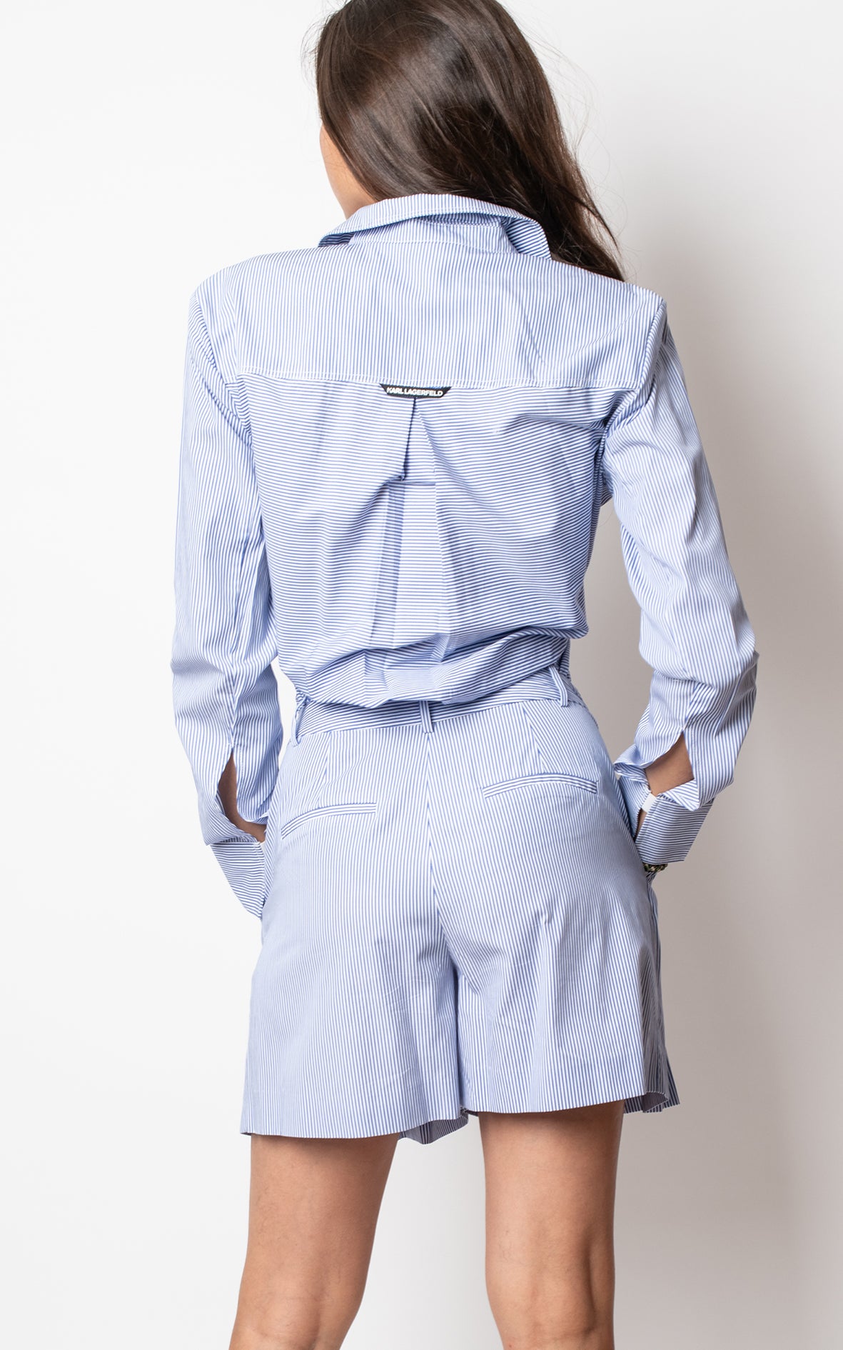 Mono pantalón corto y camisa