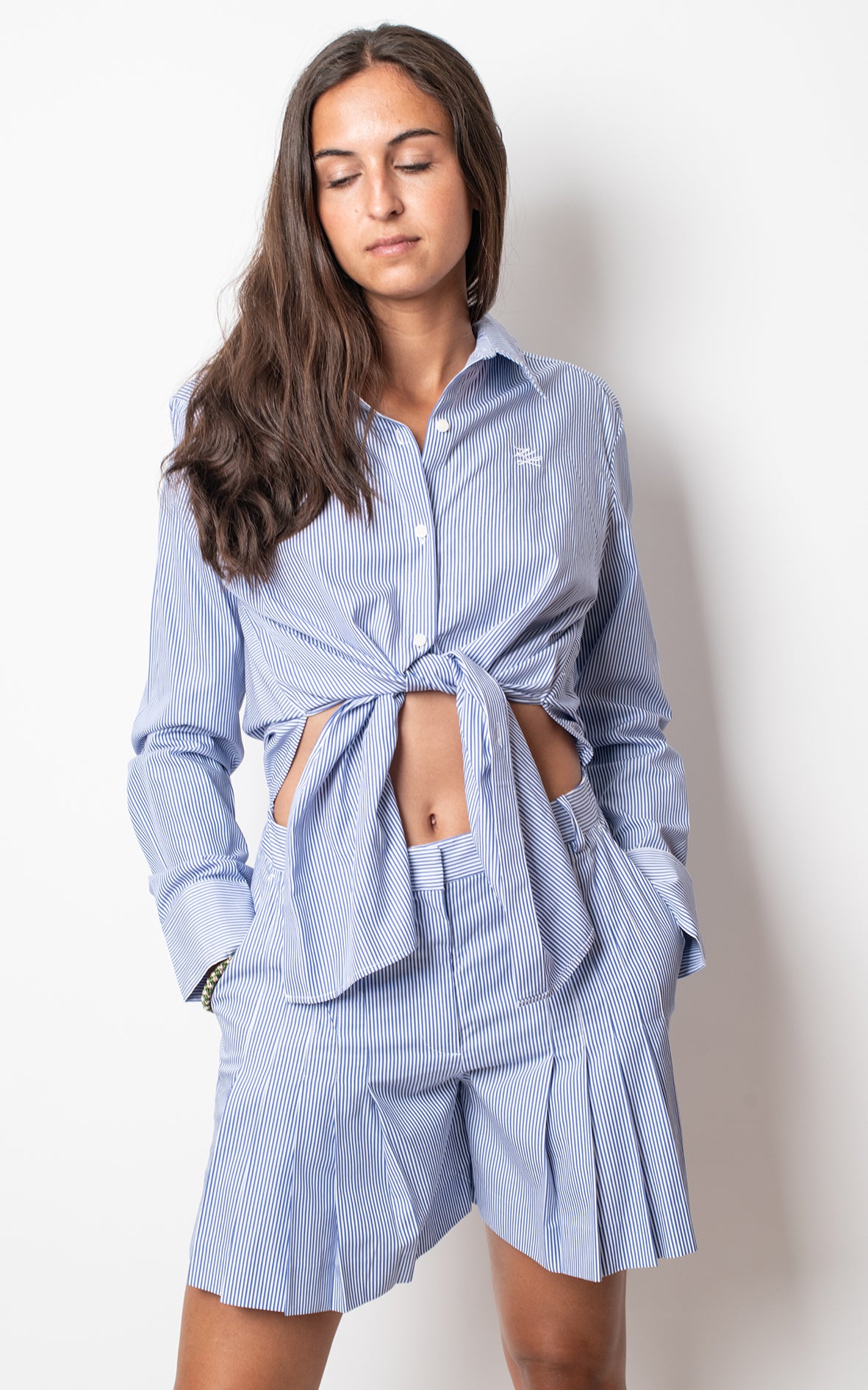 Mono pantalón corto y camisa