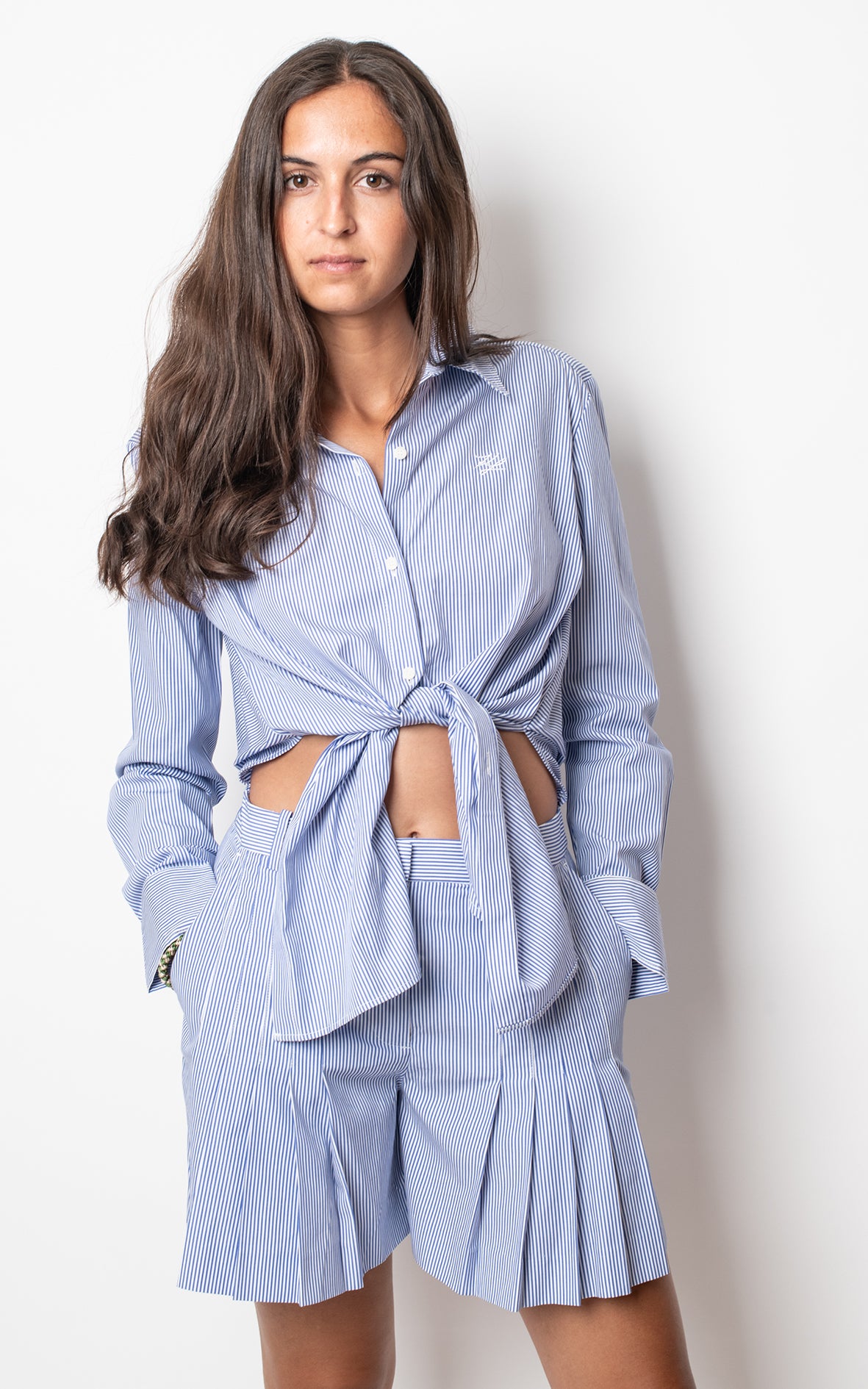 Mono pantalón corto y camisa