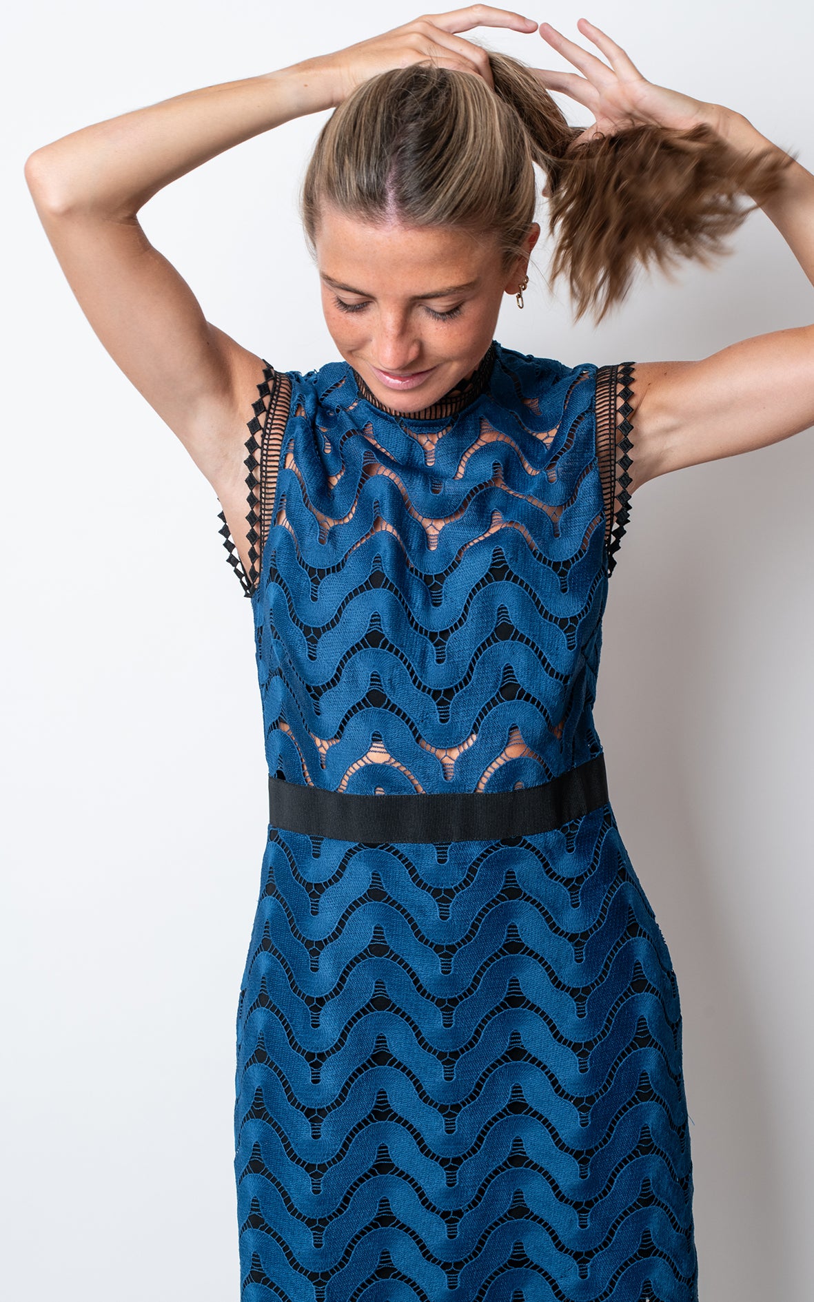 Vestido azul encaje