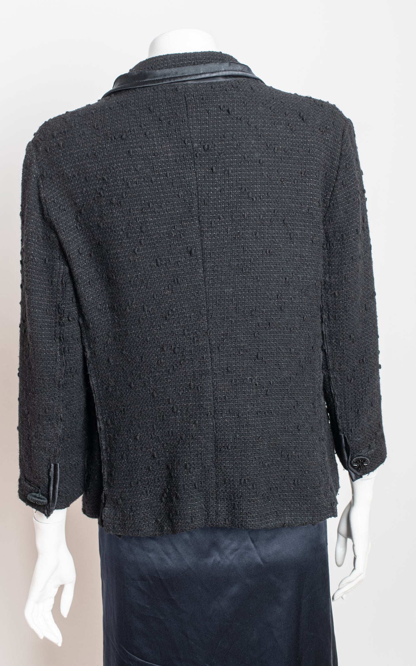 Chaqueta de lana pedreria solapa blanca
