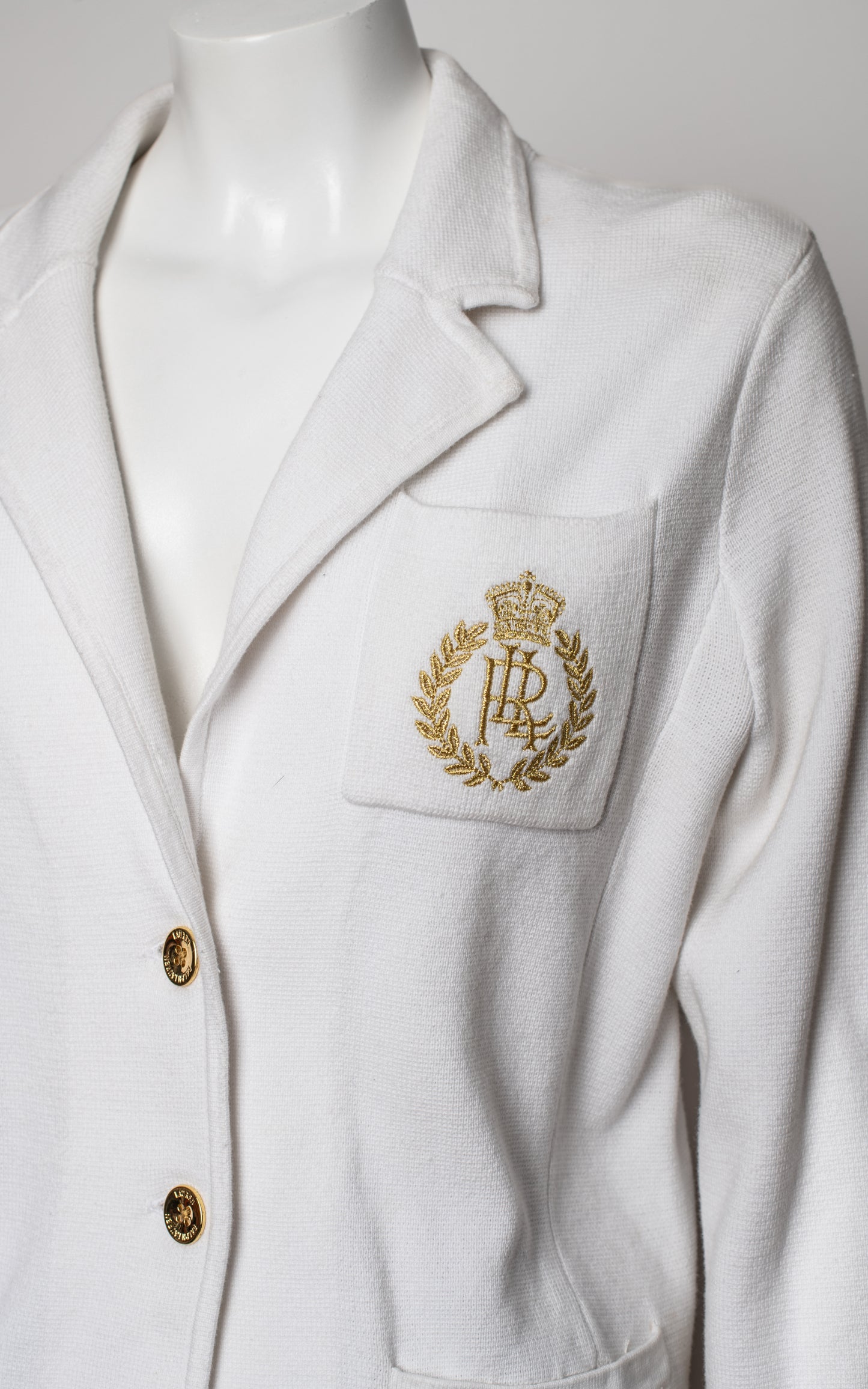 Chaqueta blanca escudo