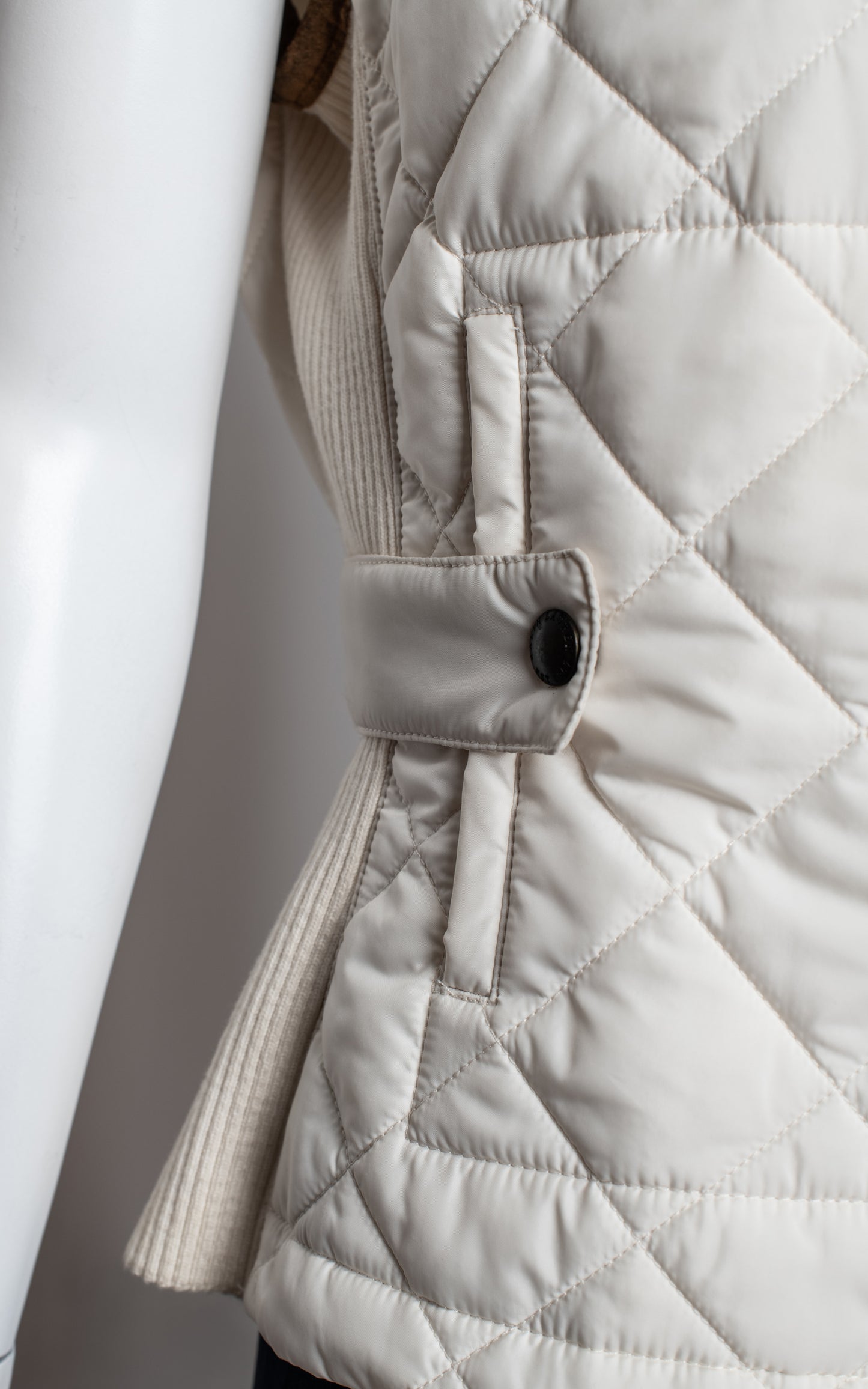 Chaleco blanco plumas