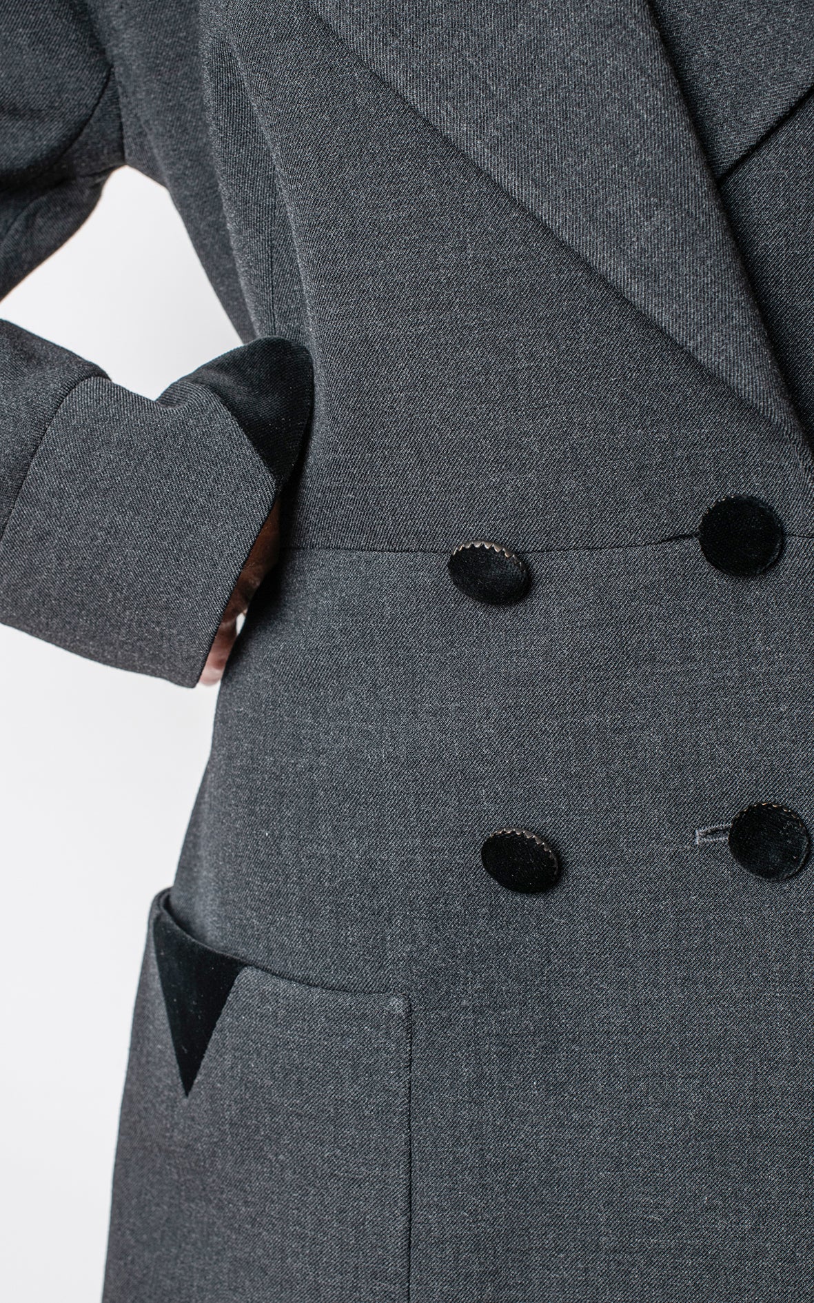 Traje de chaqueta y falda larga negro