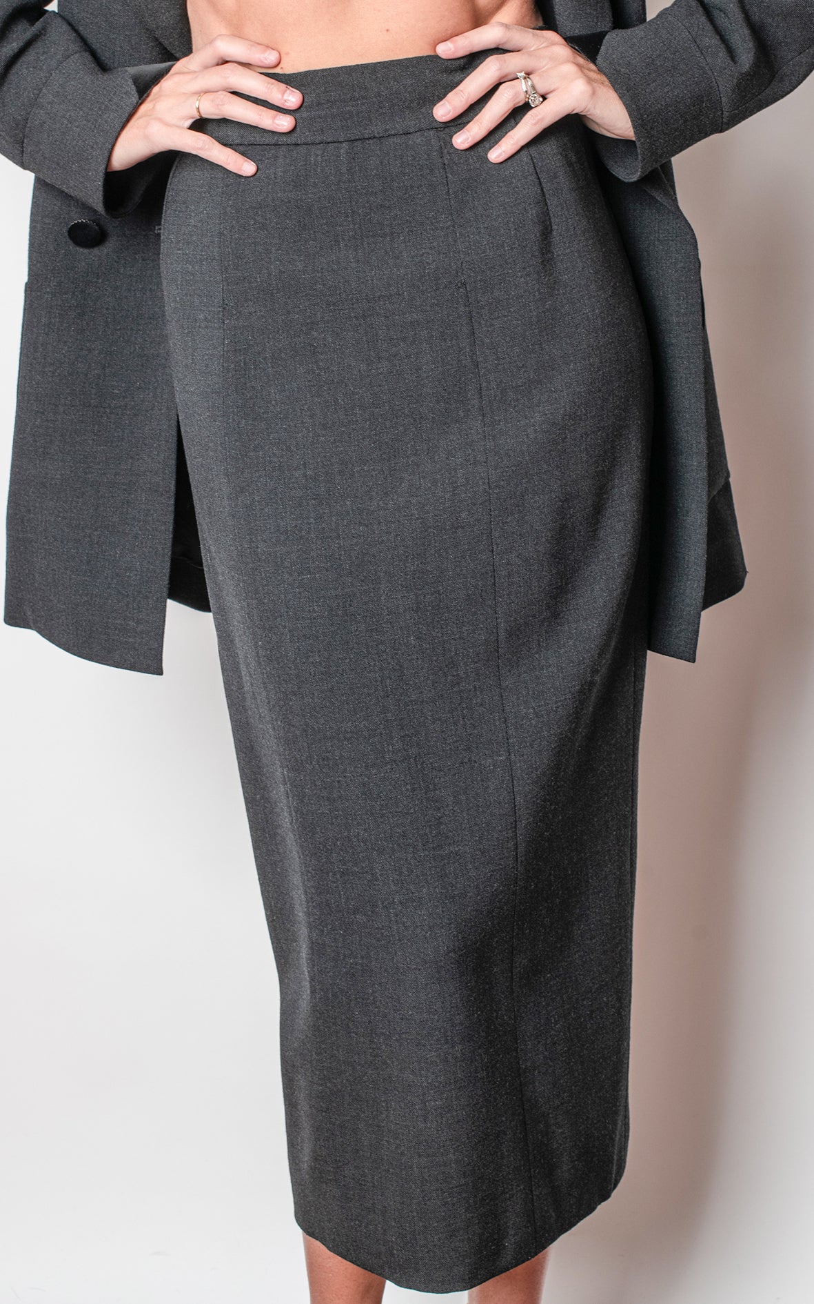 Traje de chaqueta y falda larga negro