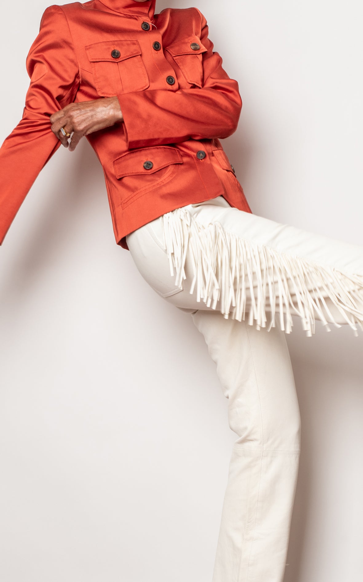 Pantalones de piel con flecos