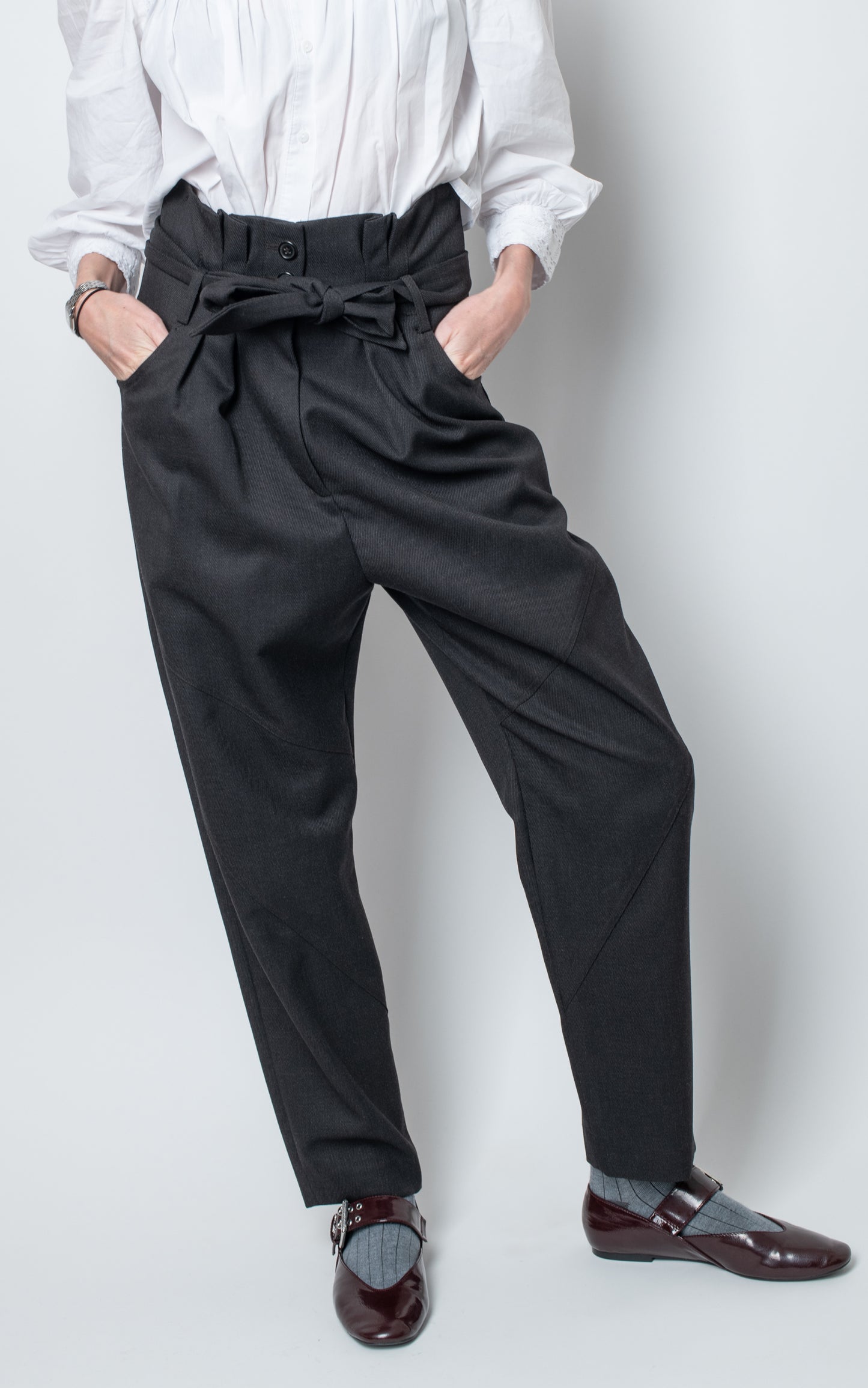 Pantalones gris marengo paperbag