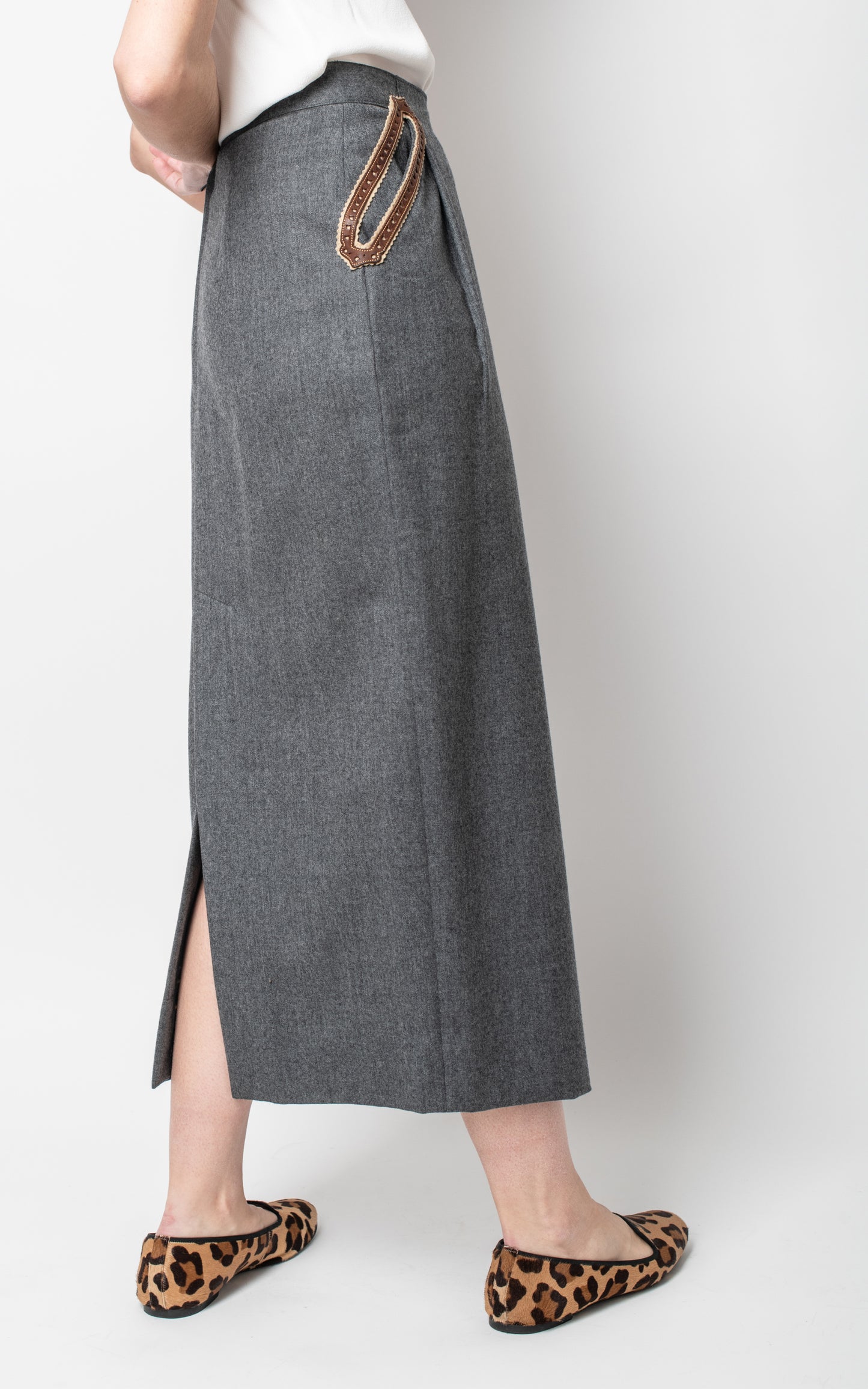 Falda gris larga