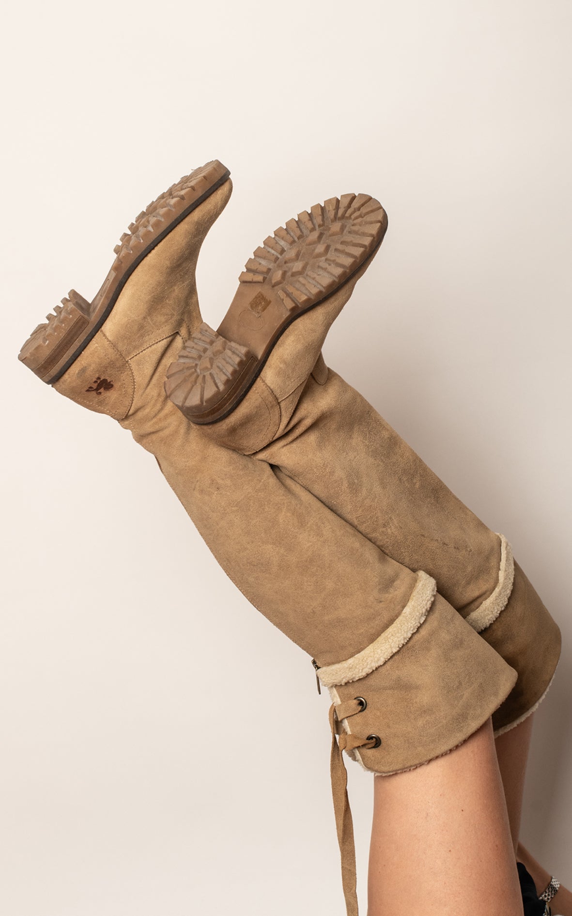 Botas de ante altas