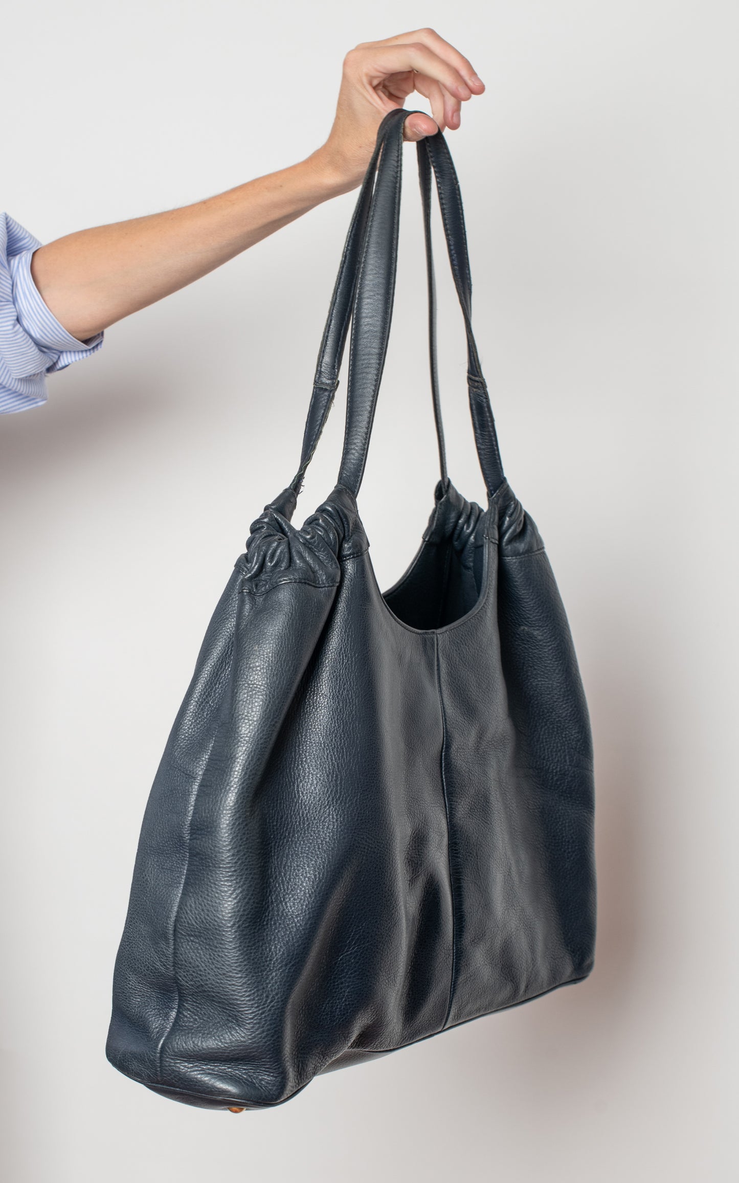 Bolso azul marino maxi