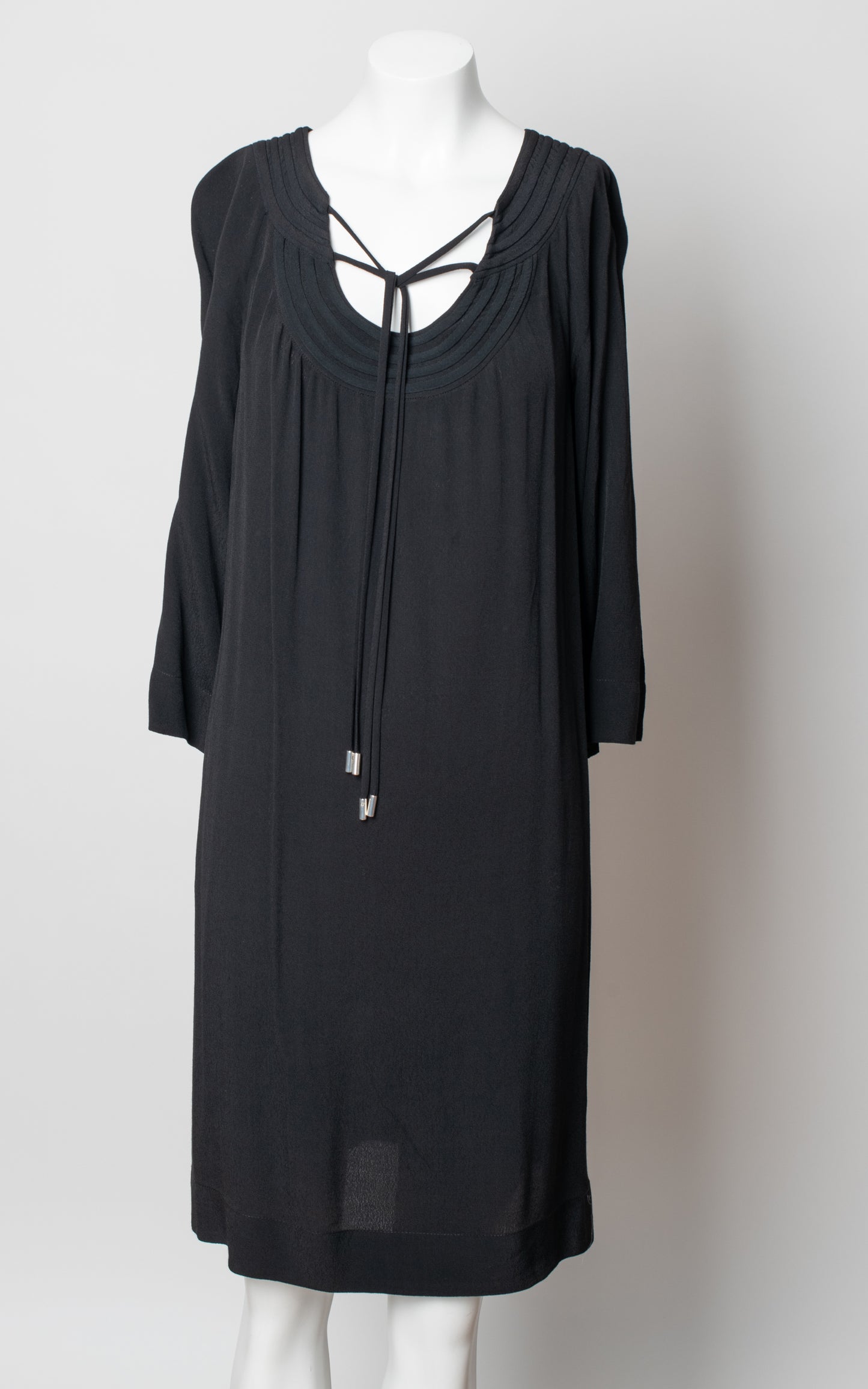 Vestido negro DVF