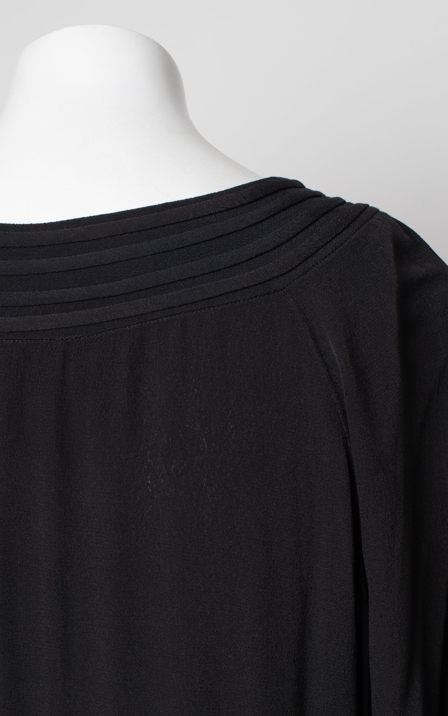 Vestido negro DVF