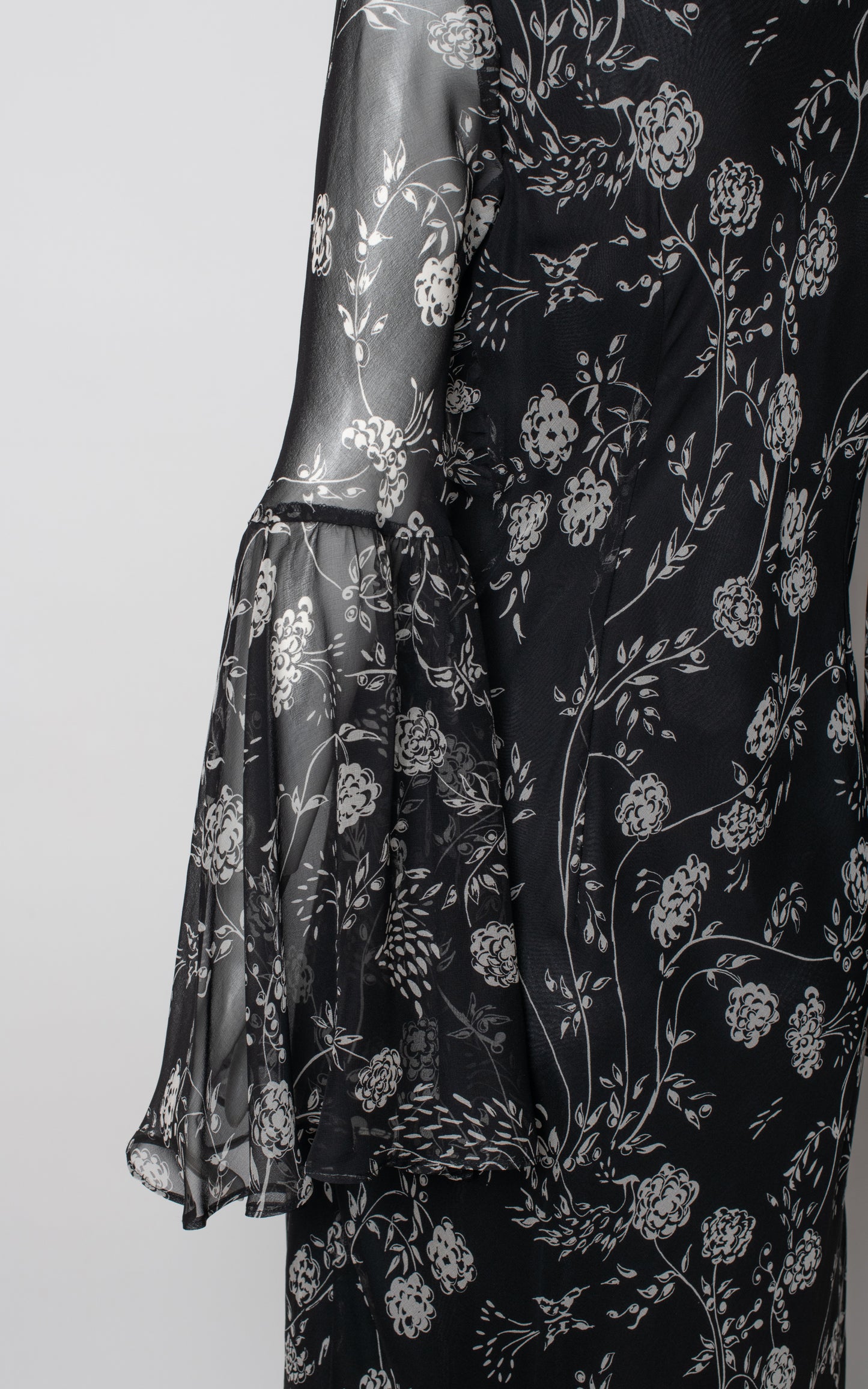 Vestido flores mangas gasa