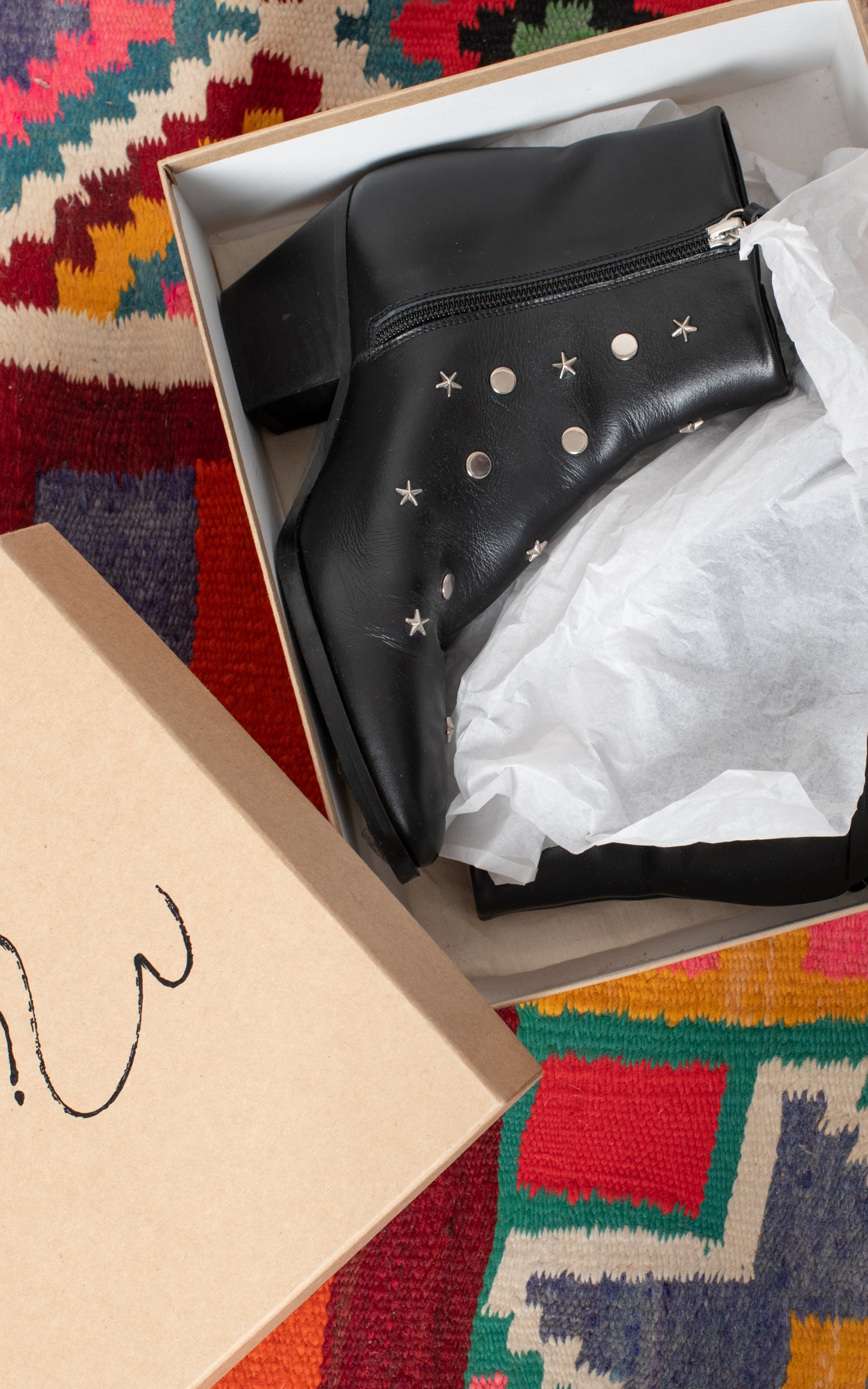 Botas con tachuelas