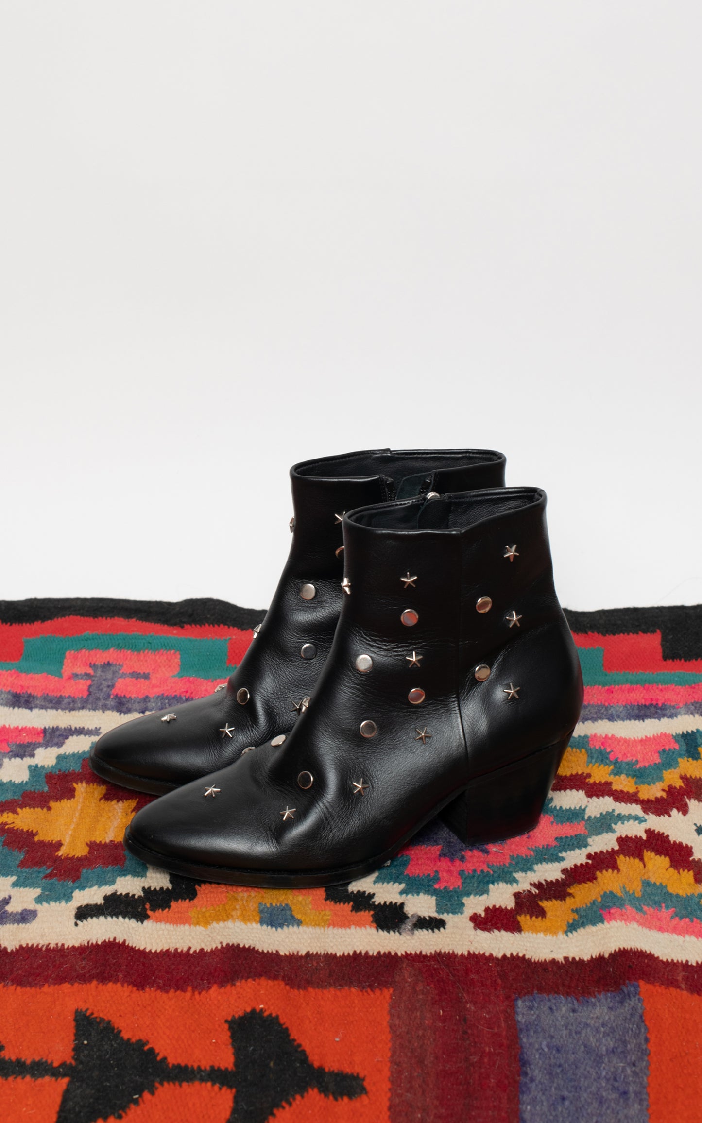 Botas con tachuelas