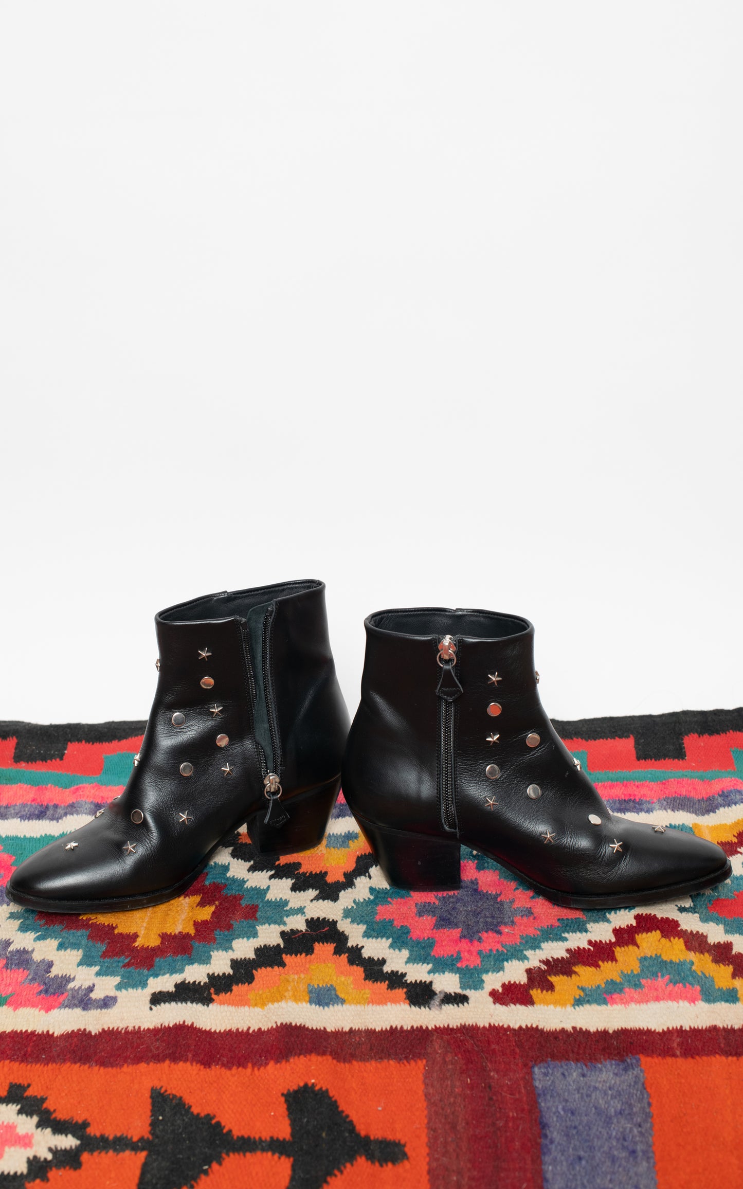 Botas con tachuelas