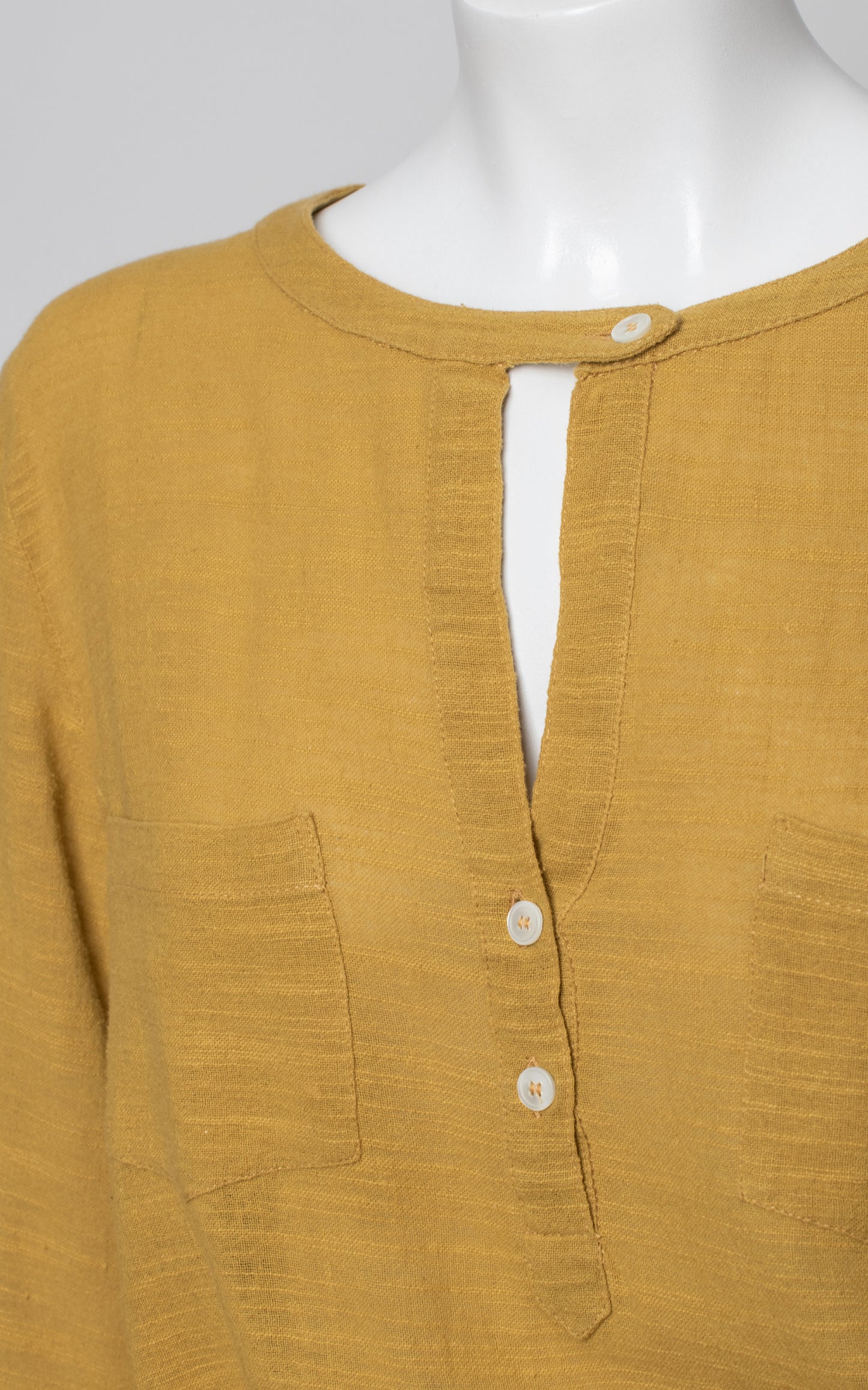 Camisa amarilla mostaza rústica