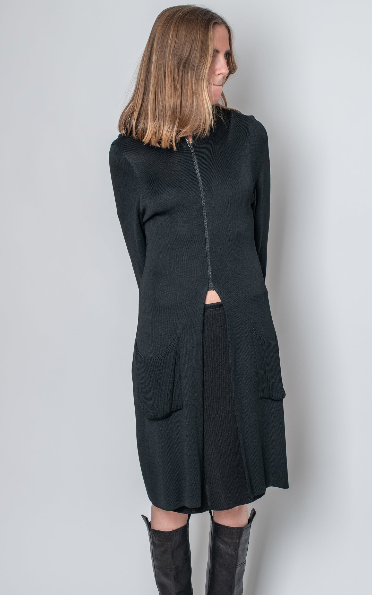 Conjunto chaqueta larga y falda de punto