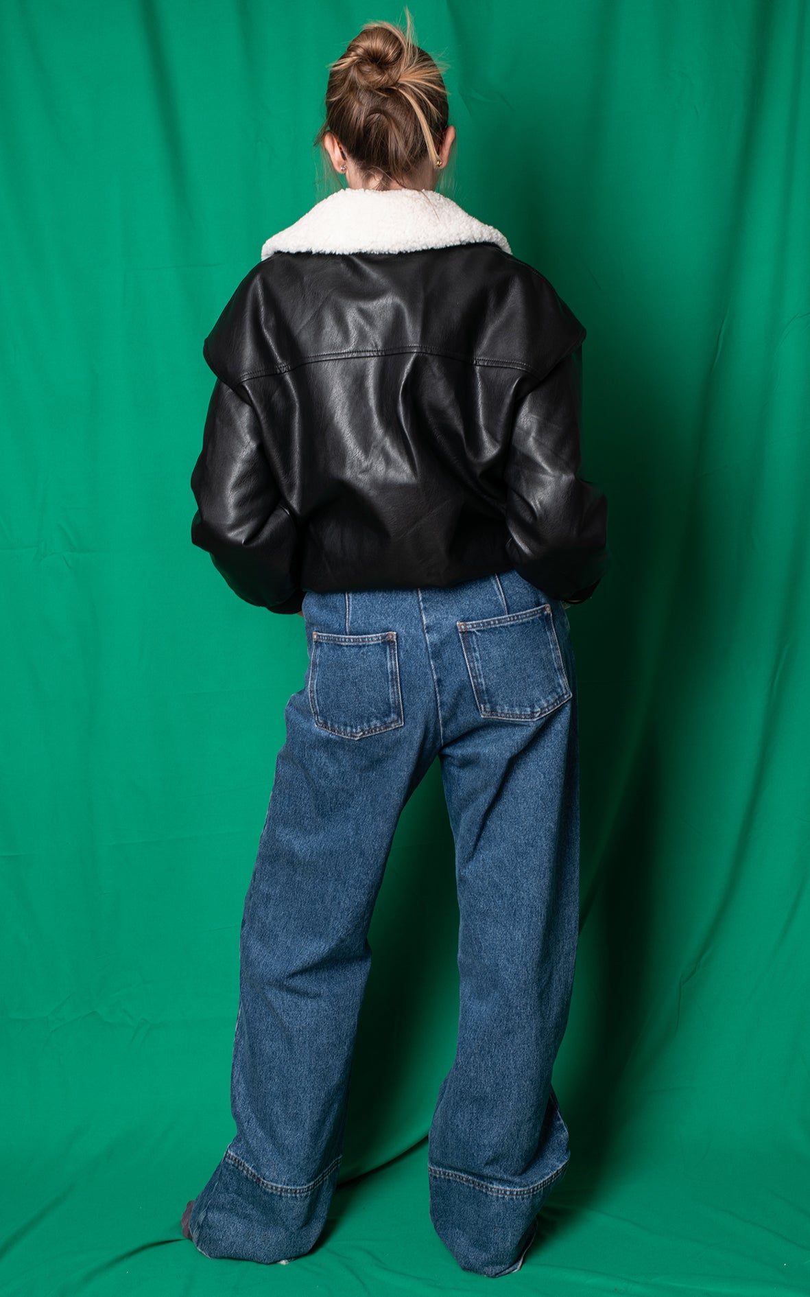 Chaqueta polipiel negra cuello borrego