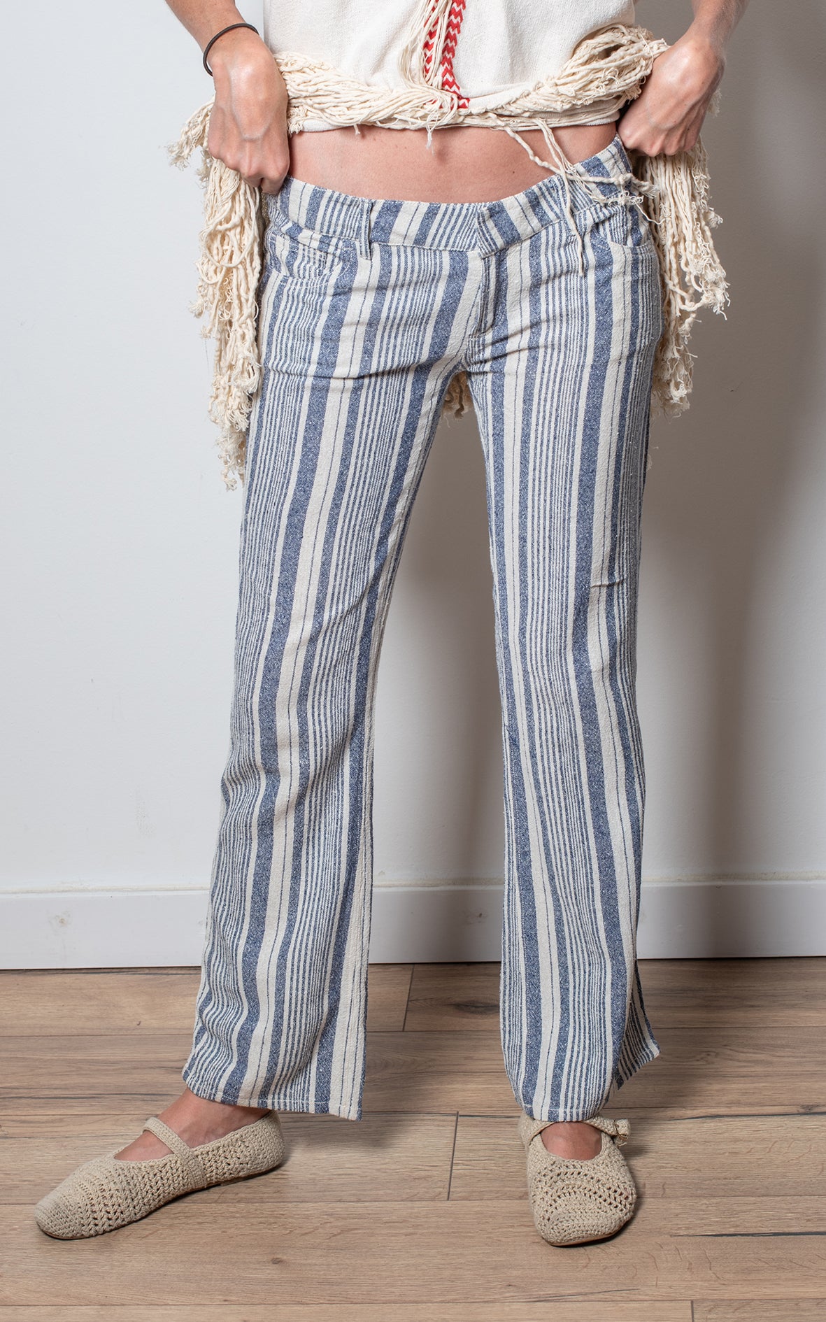 Pantalón lino rayas azules