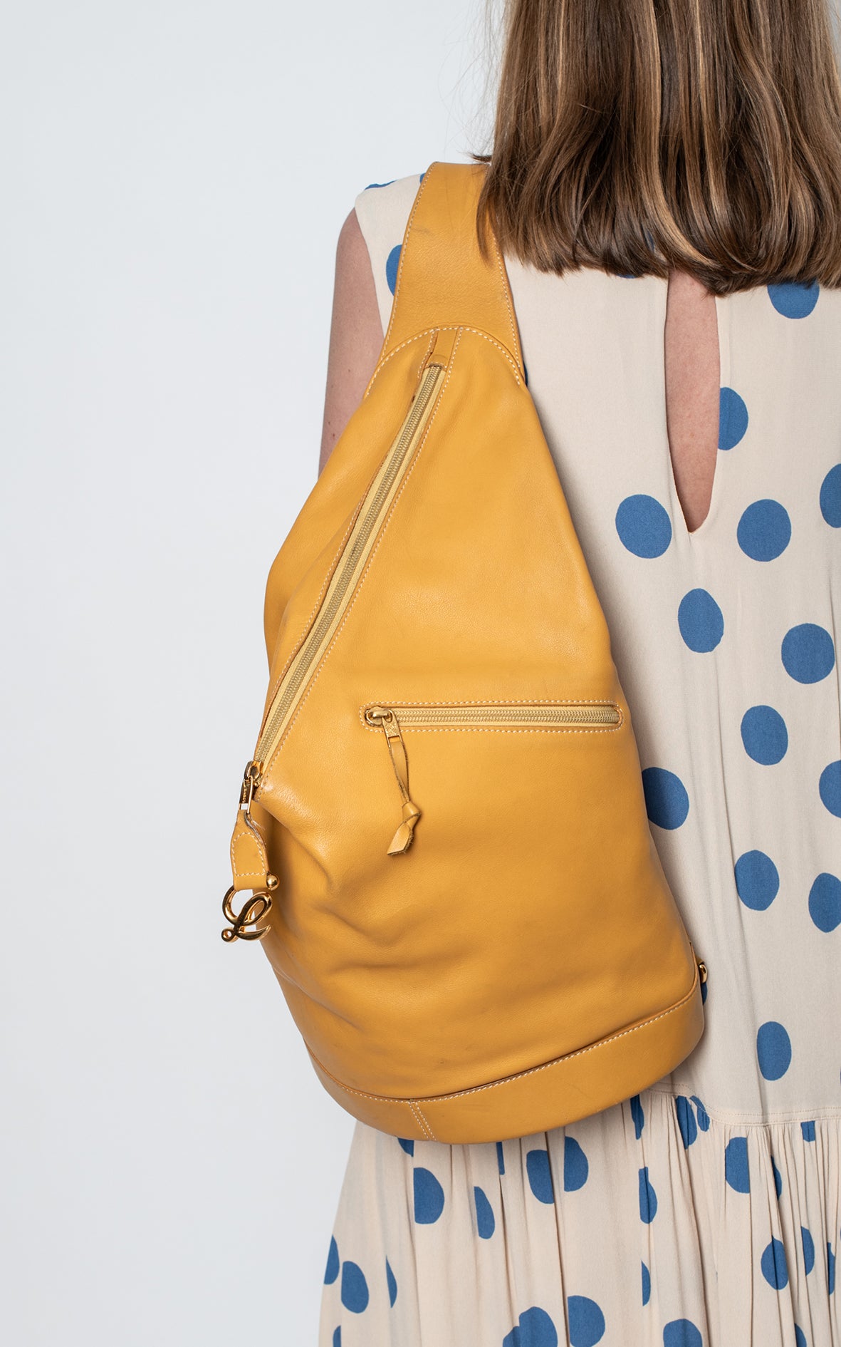 Bolso mochila Antón mostaza