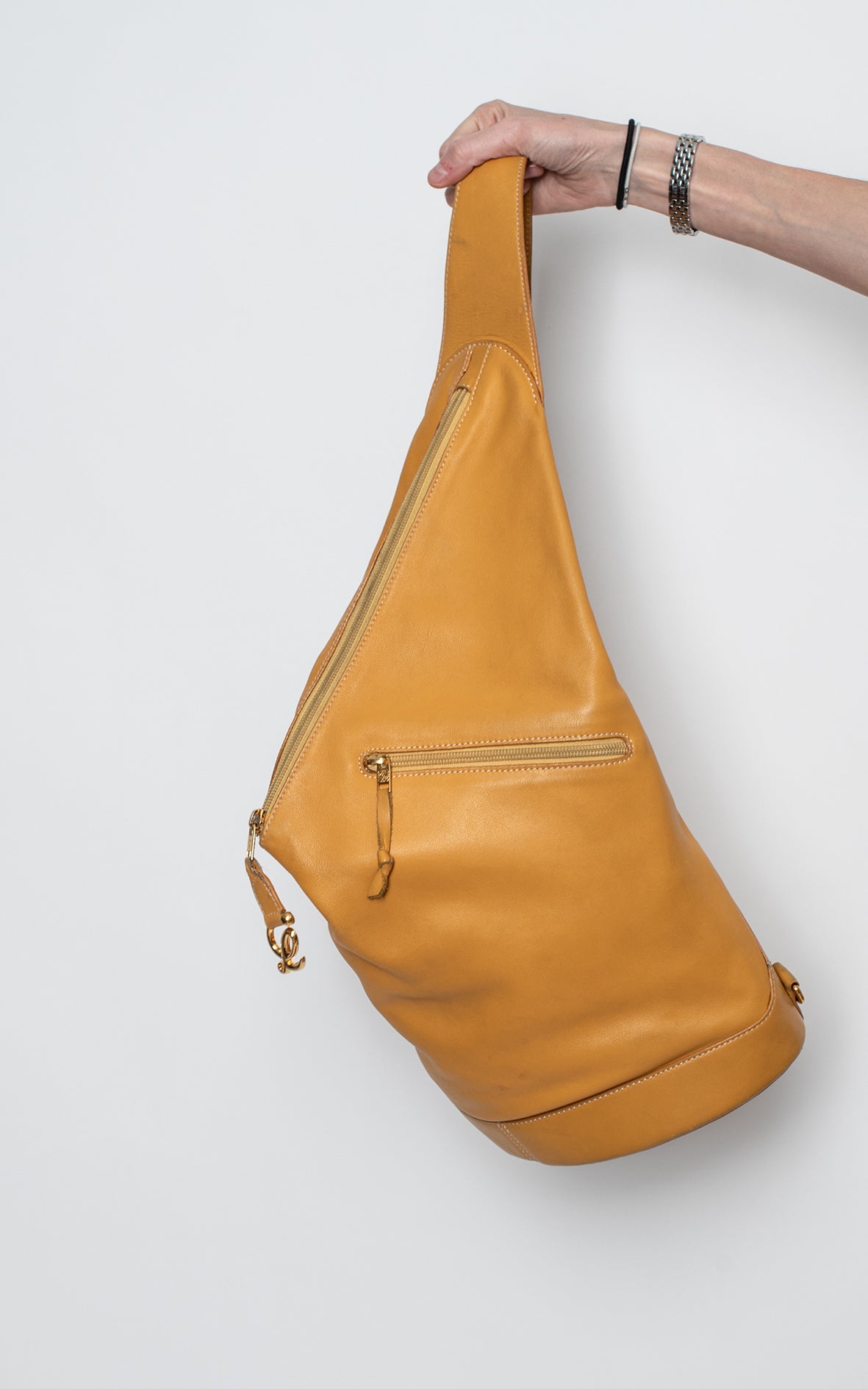 Bolso mochila Antón mostaza