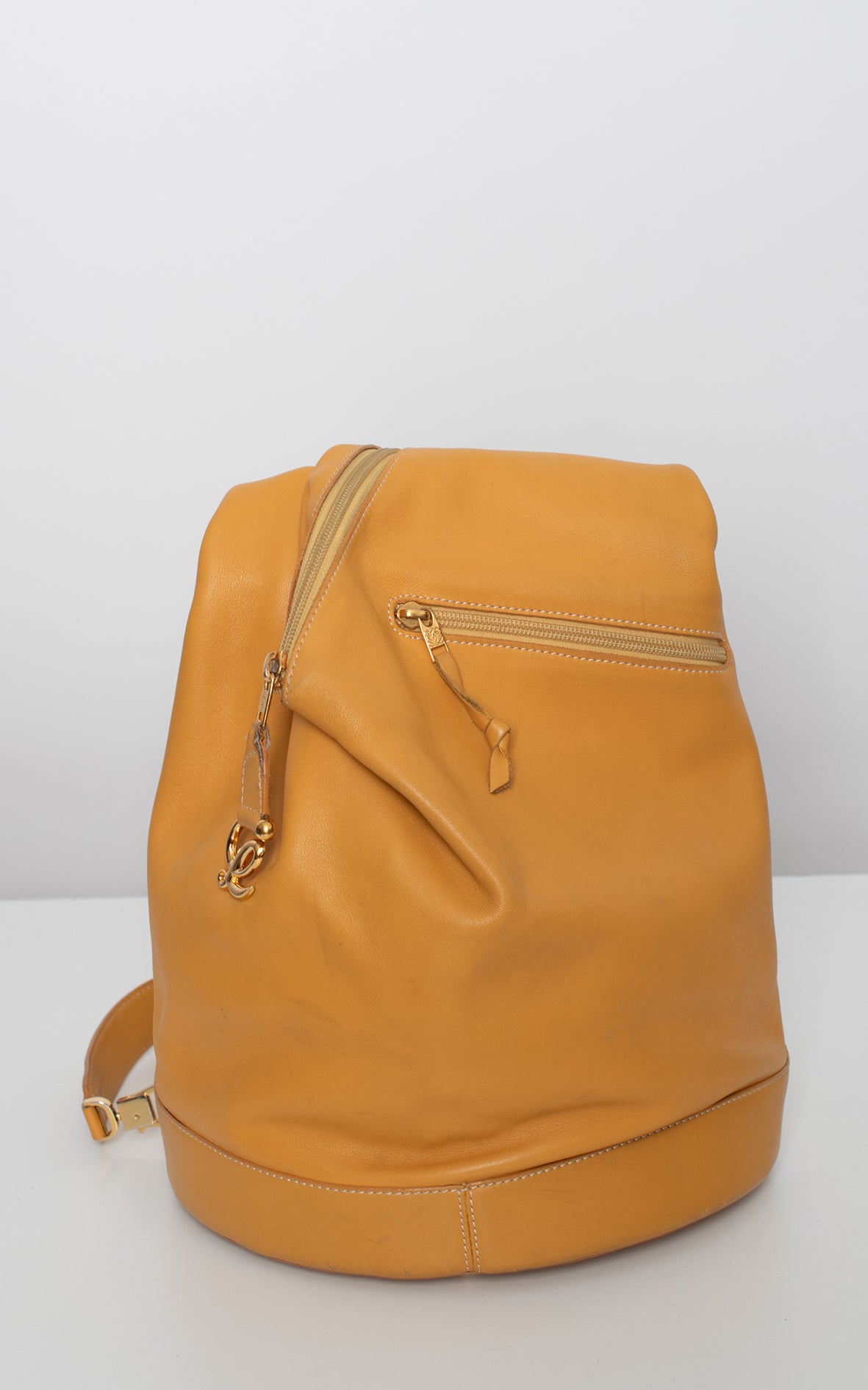 Bolso mochila Antón mostaza