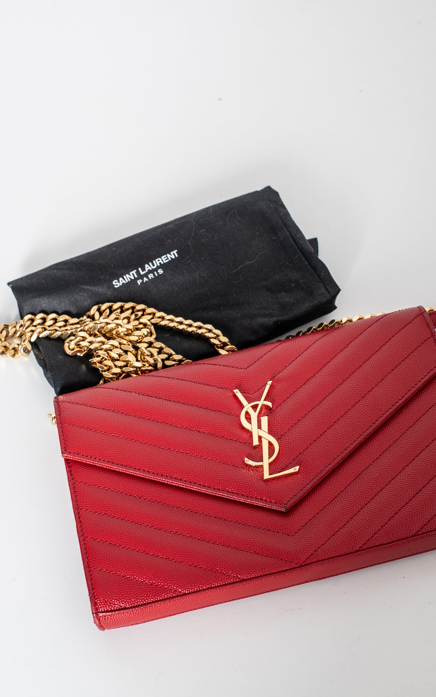 Bolso envelope rojo
