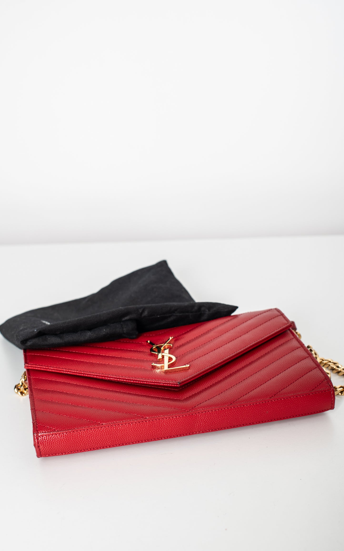 Bolso envelope rojo
