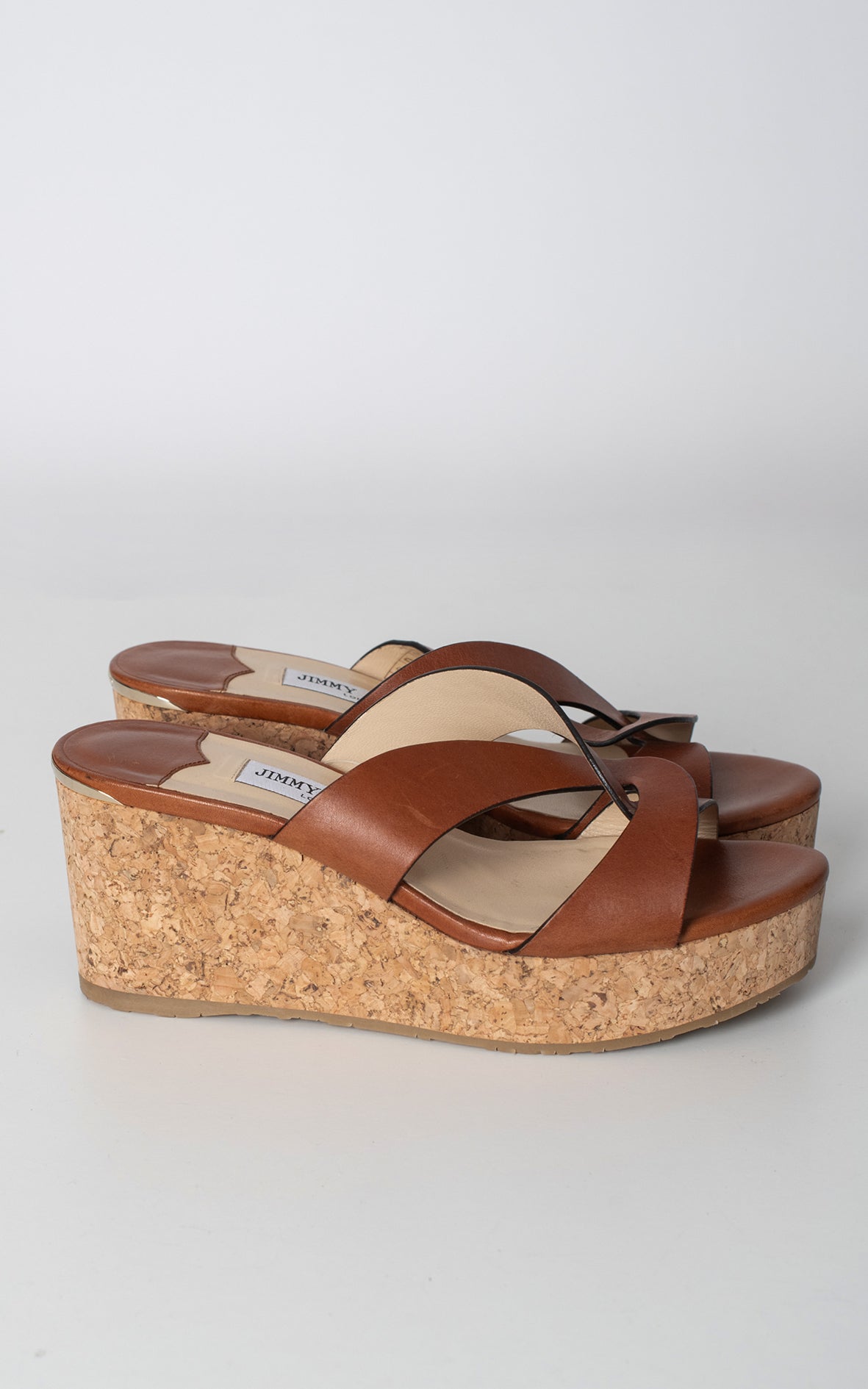 Cuñas de piel marrones