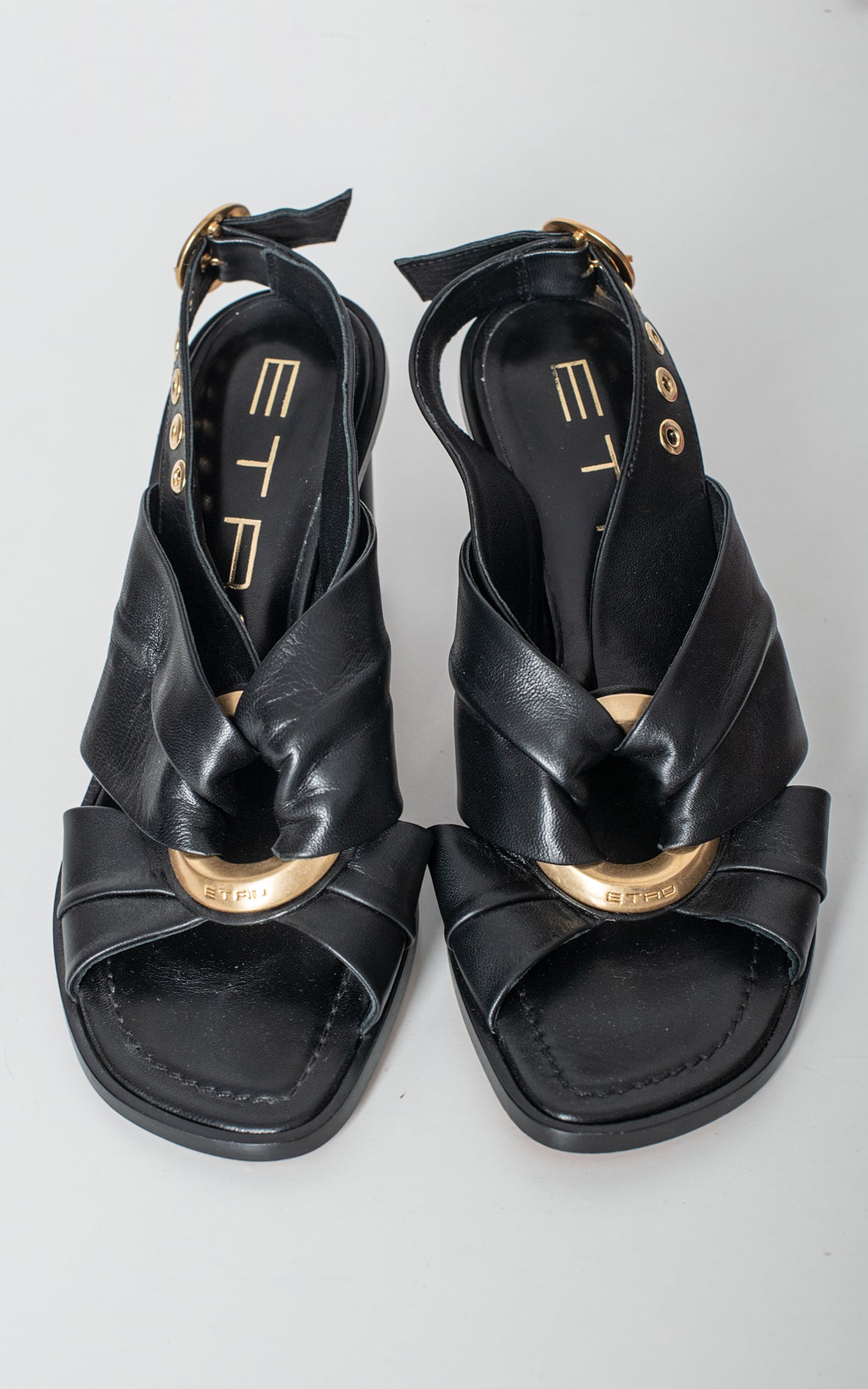 Sandalias de piel negras