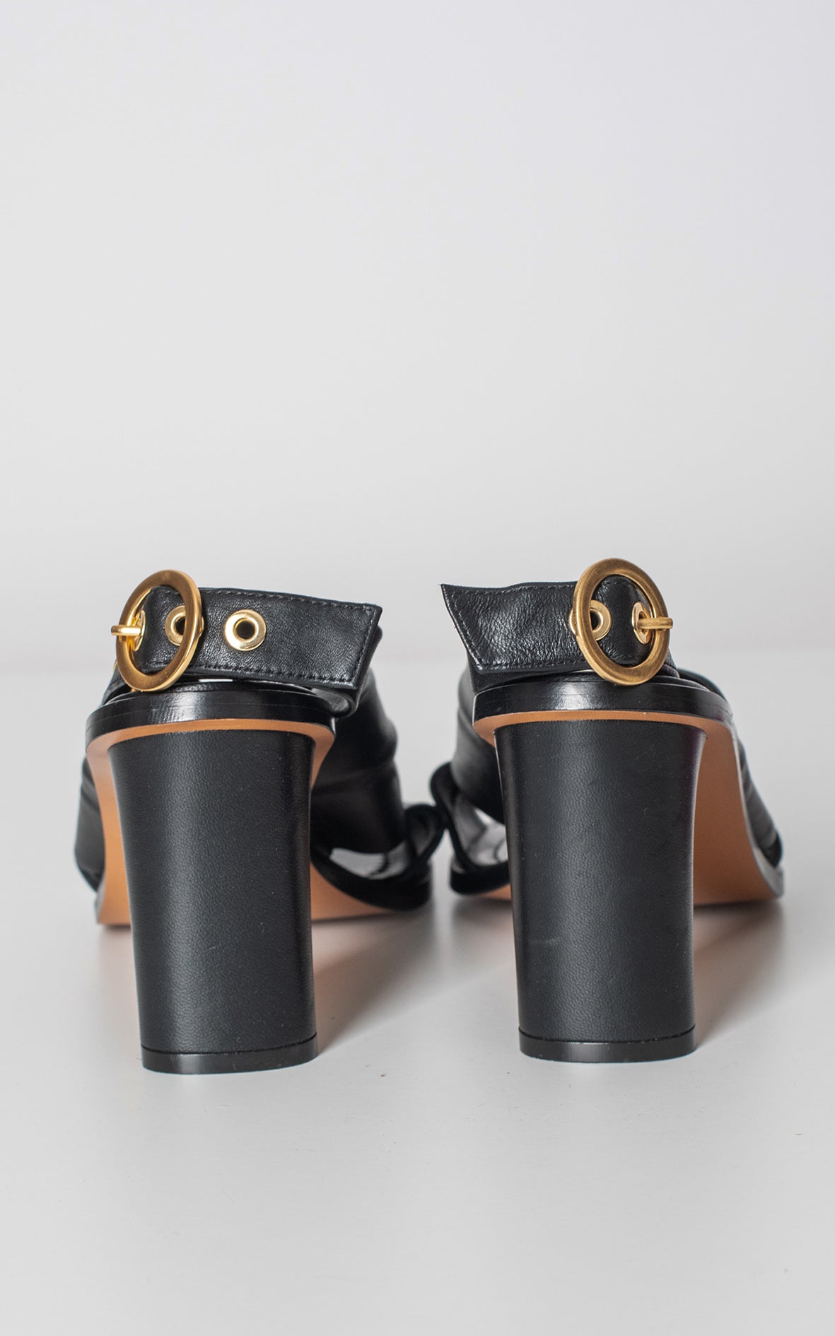 Sandalias de piel negras