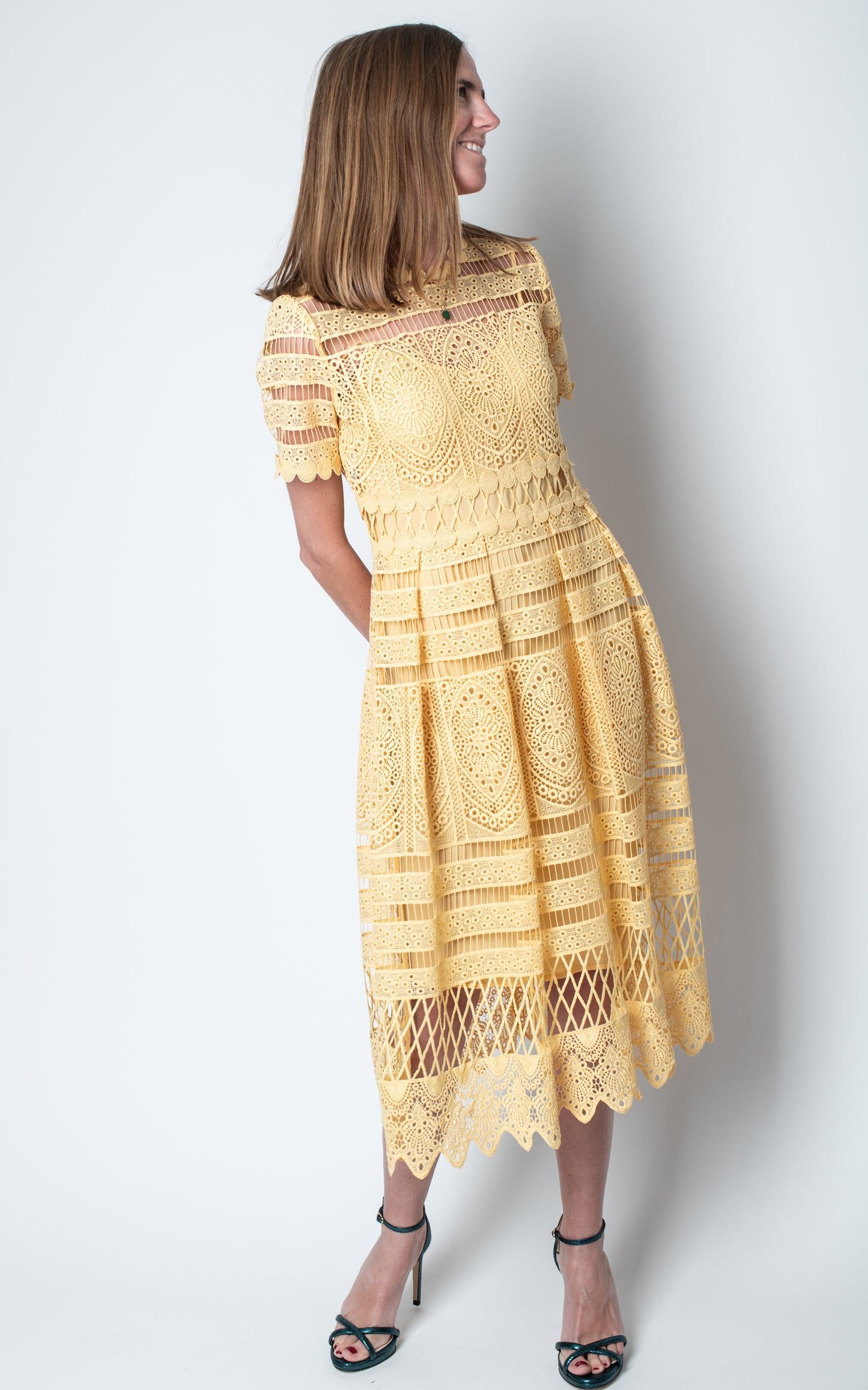 Vestido encaje amarillo